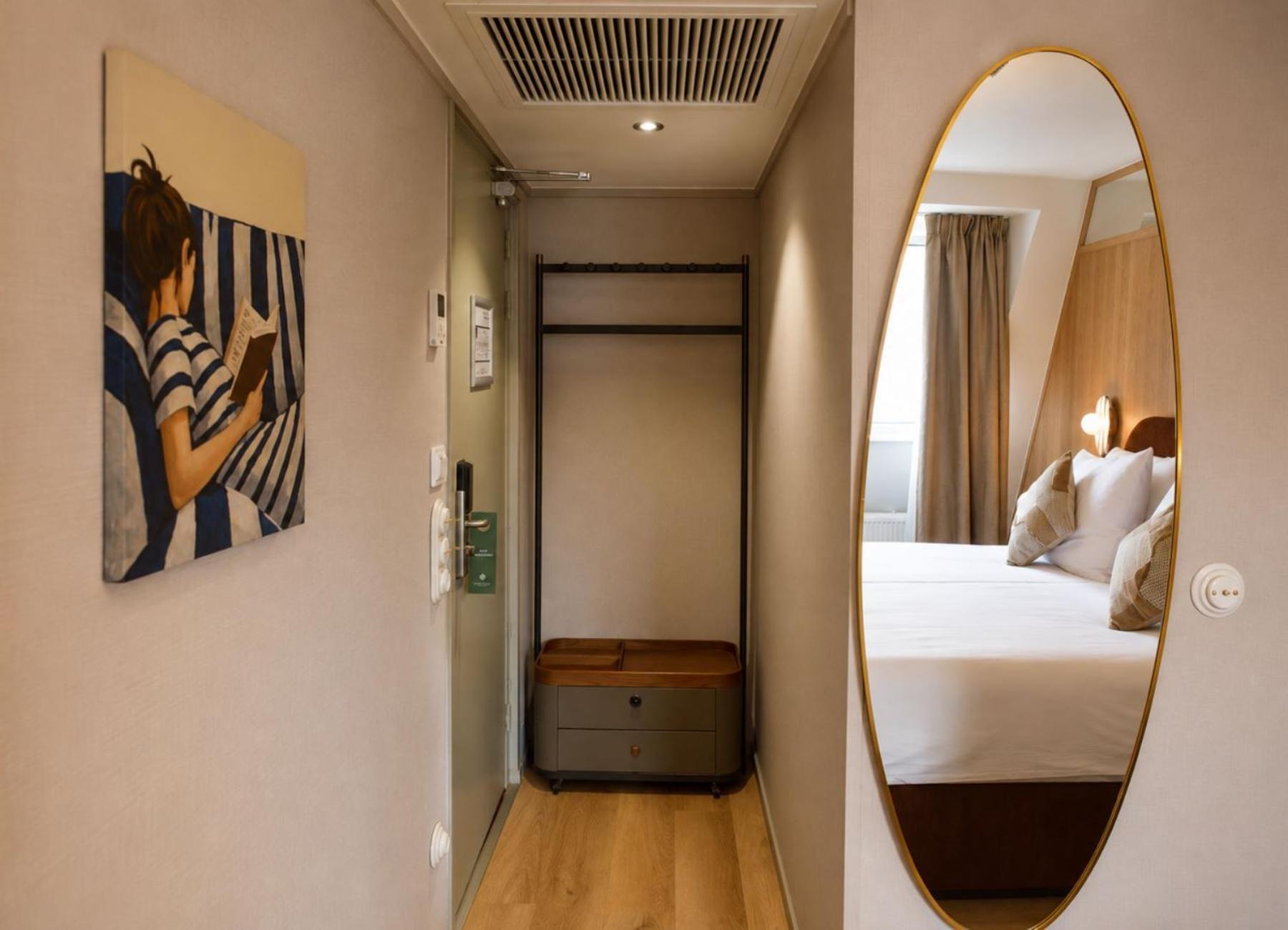 Urban Triple Room