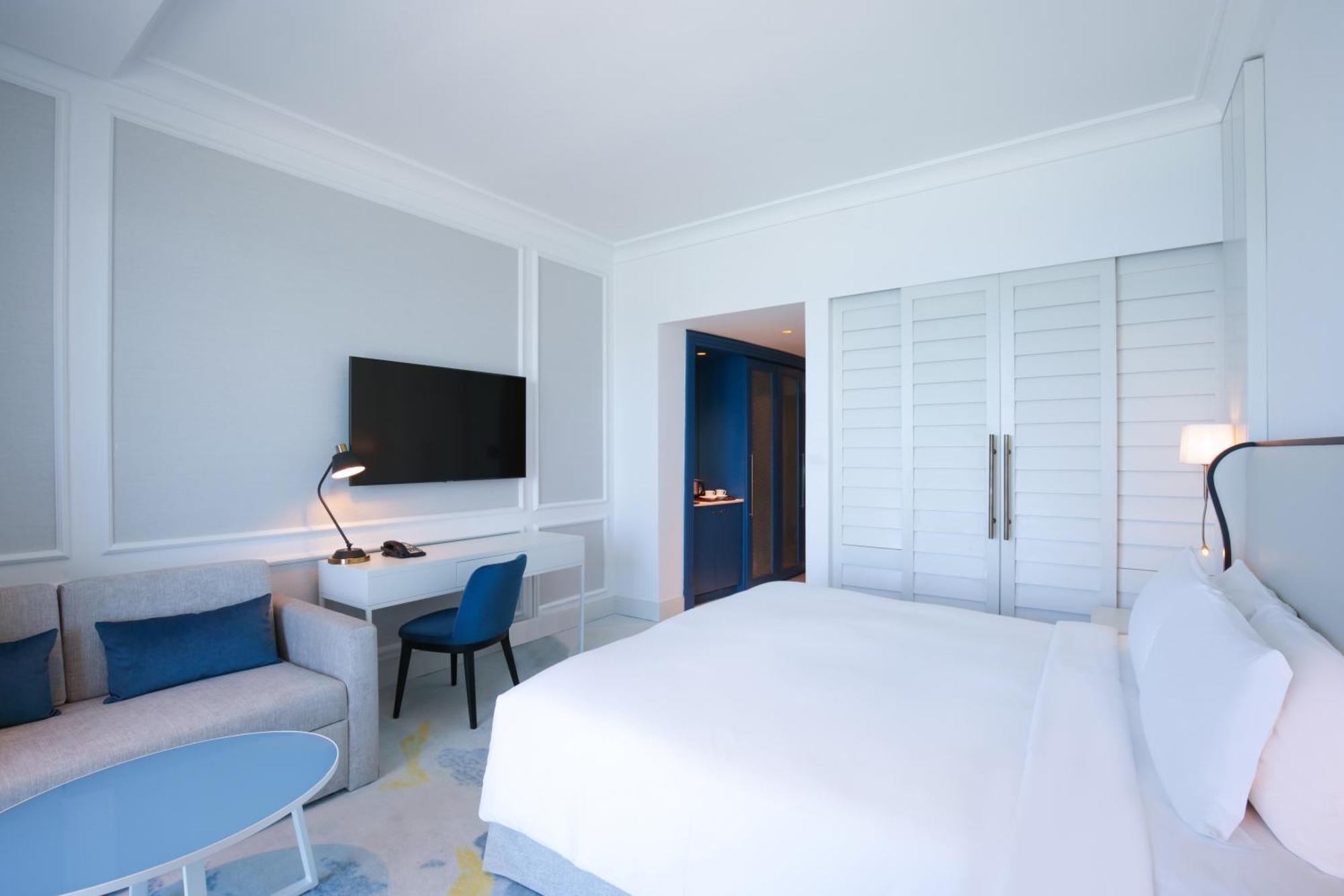 Luxury King Room Sea View Balcony