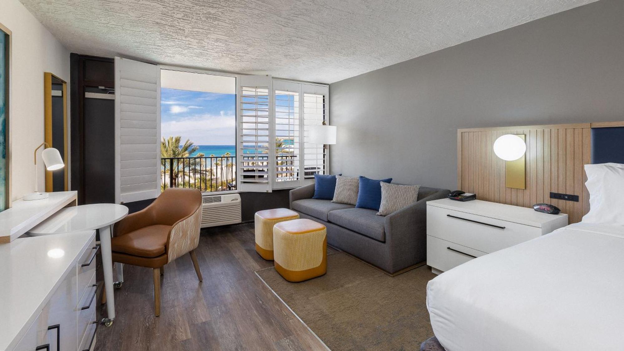 Standard King Room Sofa Bed Oceanfront
