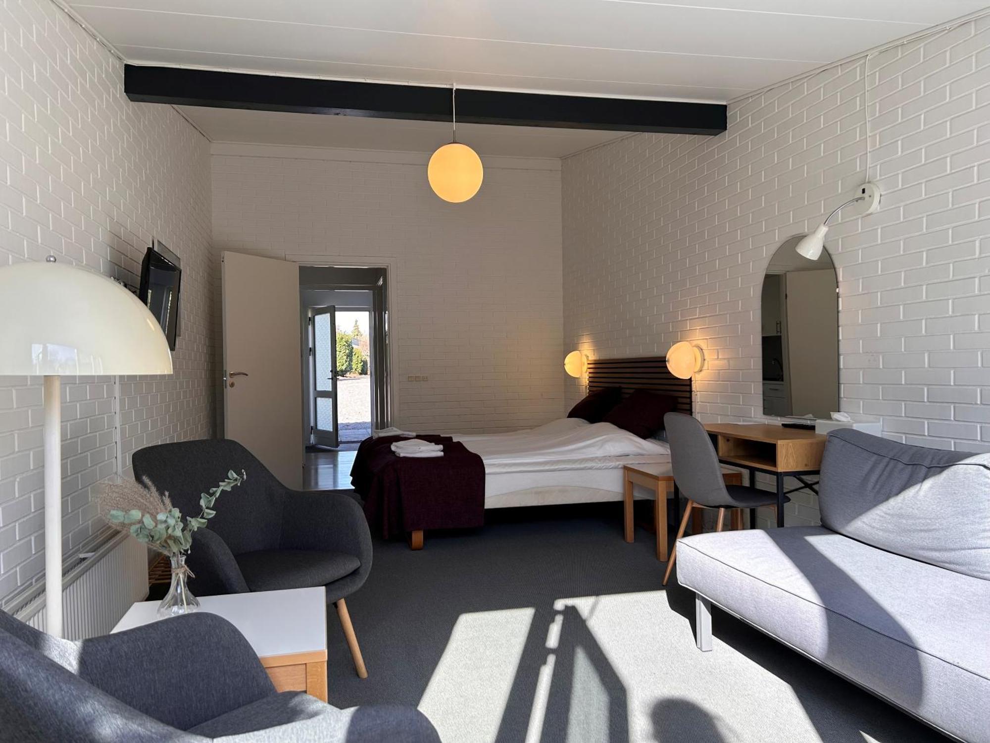 Studio Apartment
