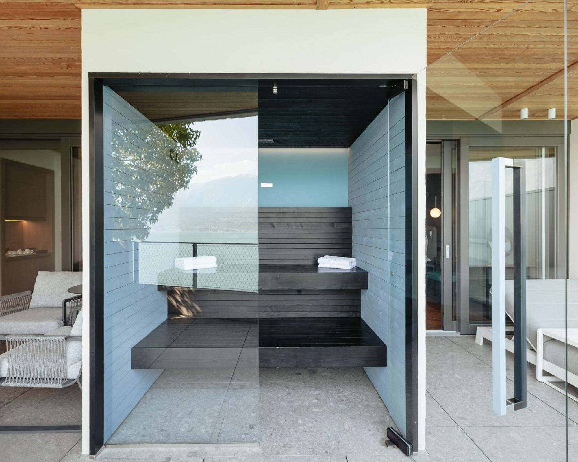 Suite con spa privado y vistas al lago