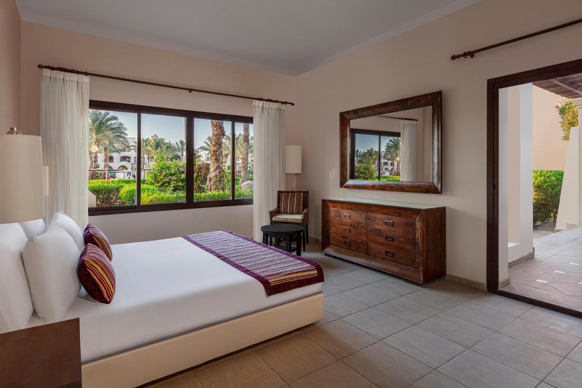 Suite 3 Chambres avec Lit Queen-Size et Lits Jumeaux - Vue sur Jardin