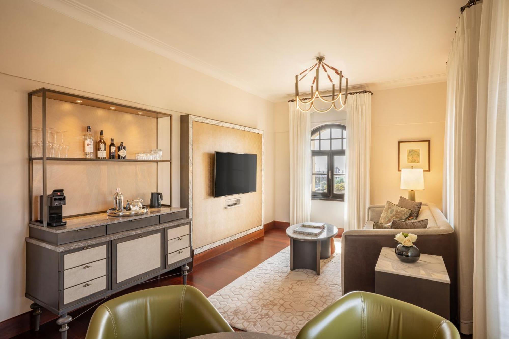 One-Bedroom King Suite