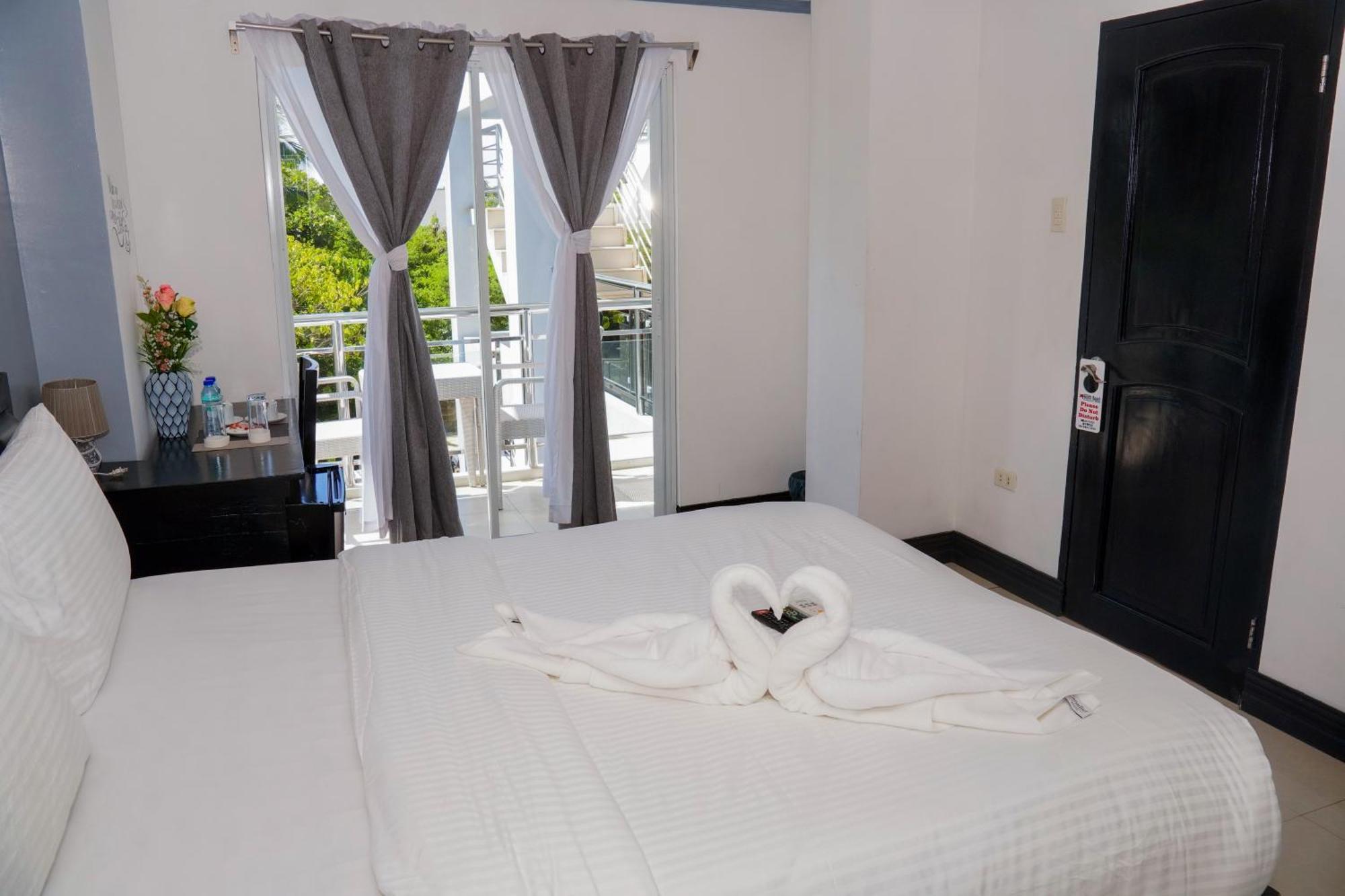 Deluxe Double Room Garden View