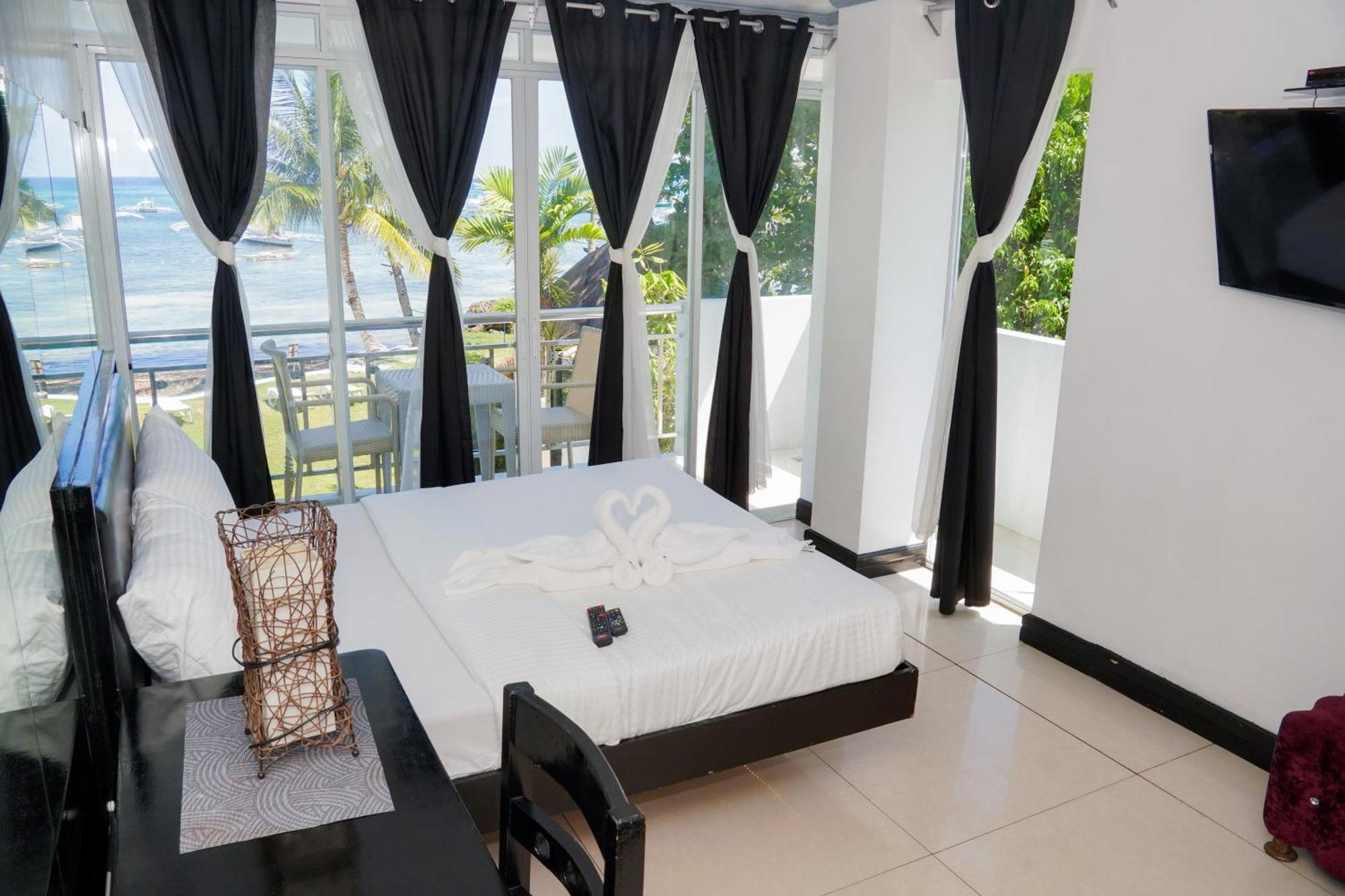 Two-Bedroom Suite Sea View