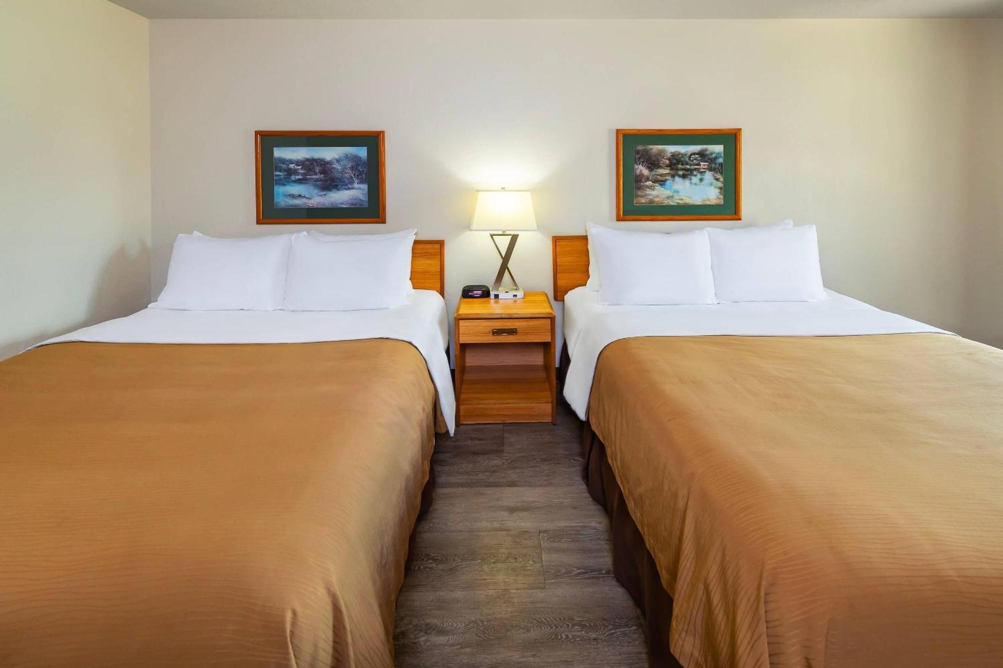 Standard Queen Room Two Queen Beds Non-Smoking