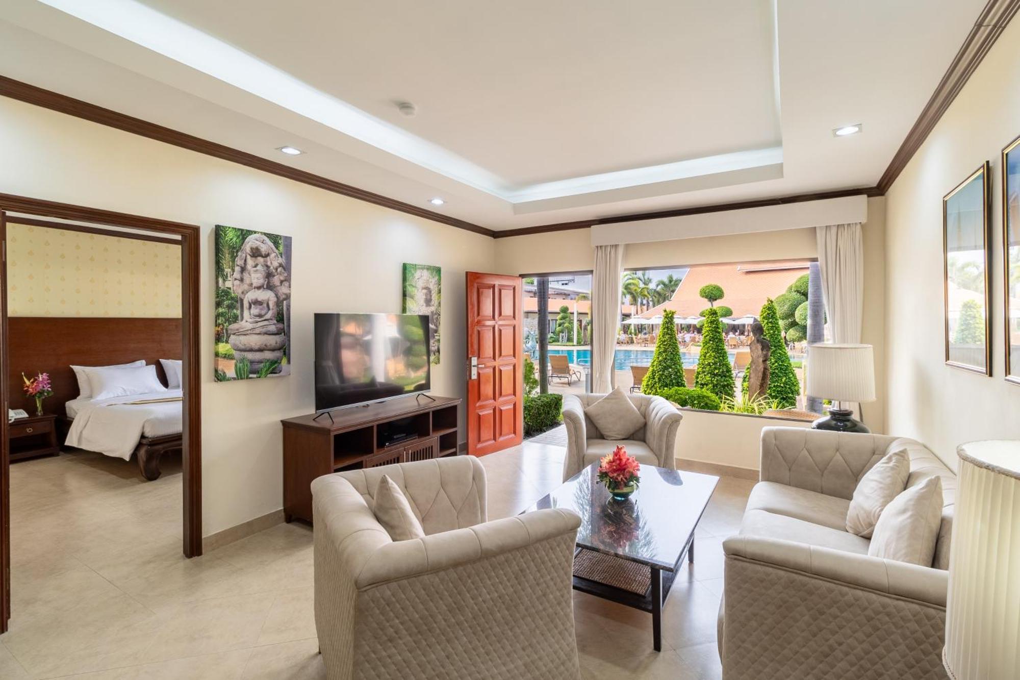 One Bedroom Apartment Pool Access King Bed