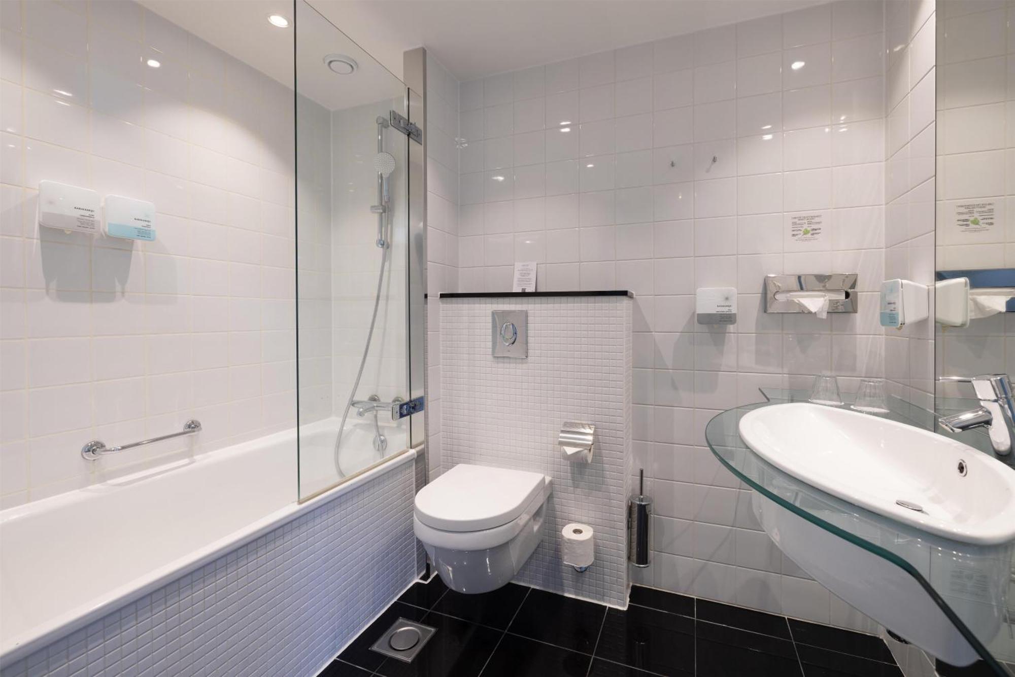 Suite w or Canal View & Lounge access