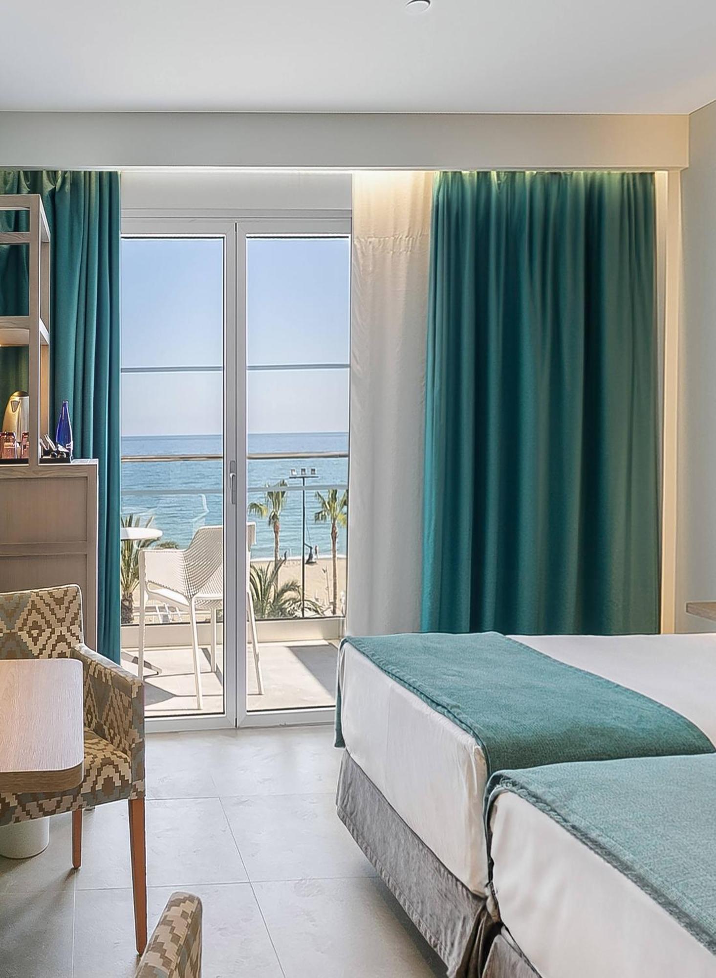 Superior Room Front Sea