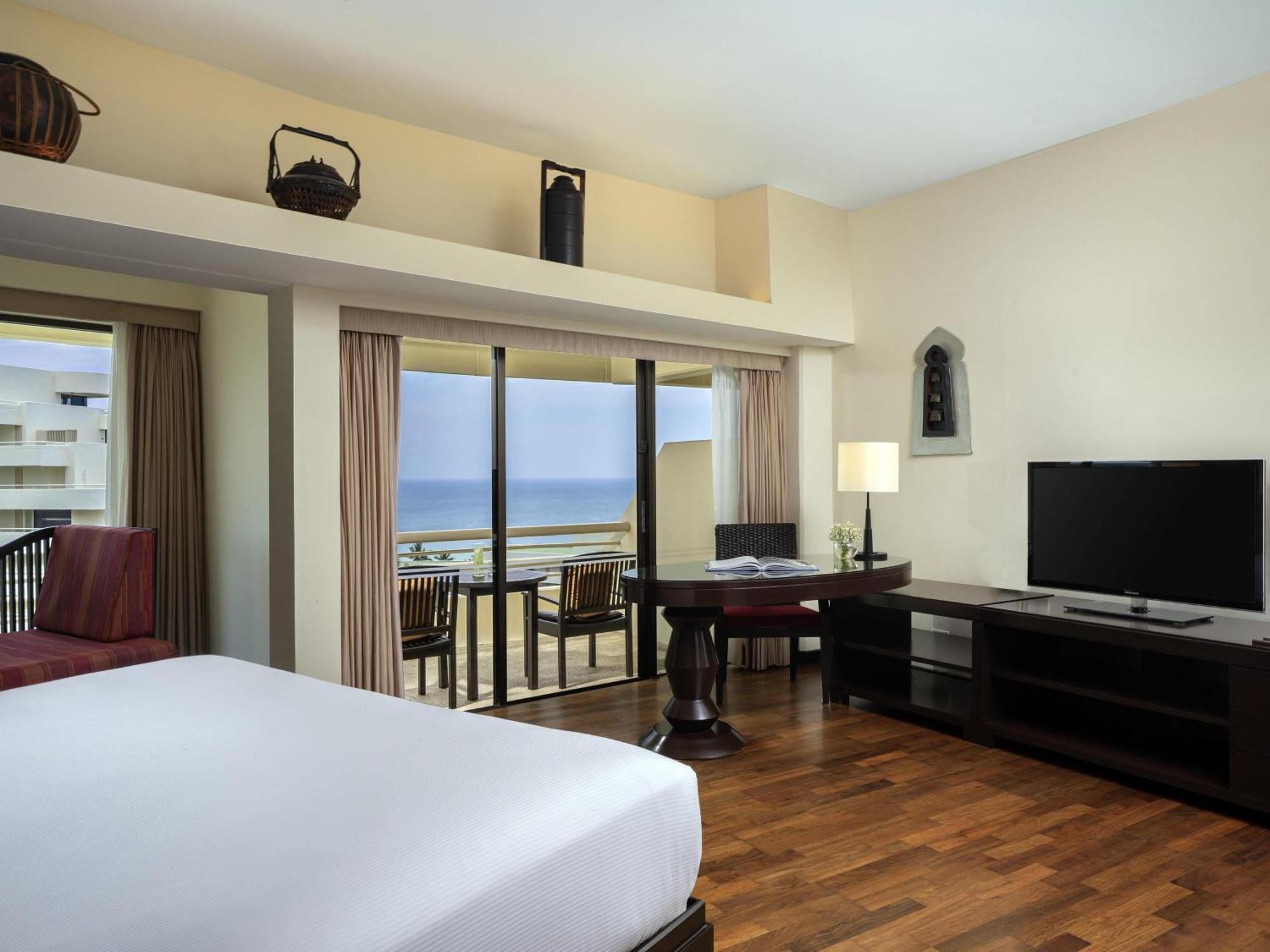 Junior King Suite Sea View