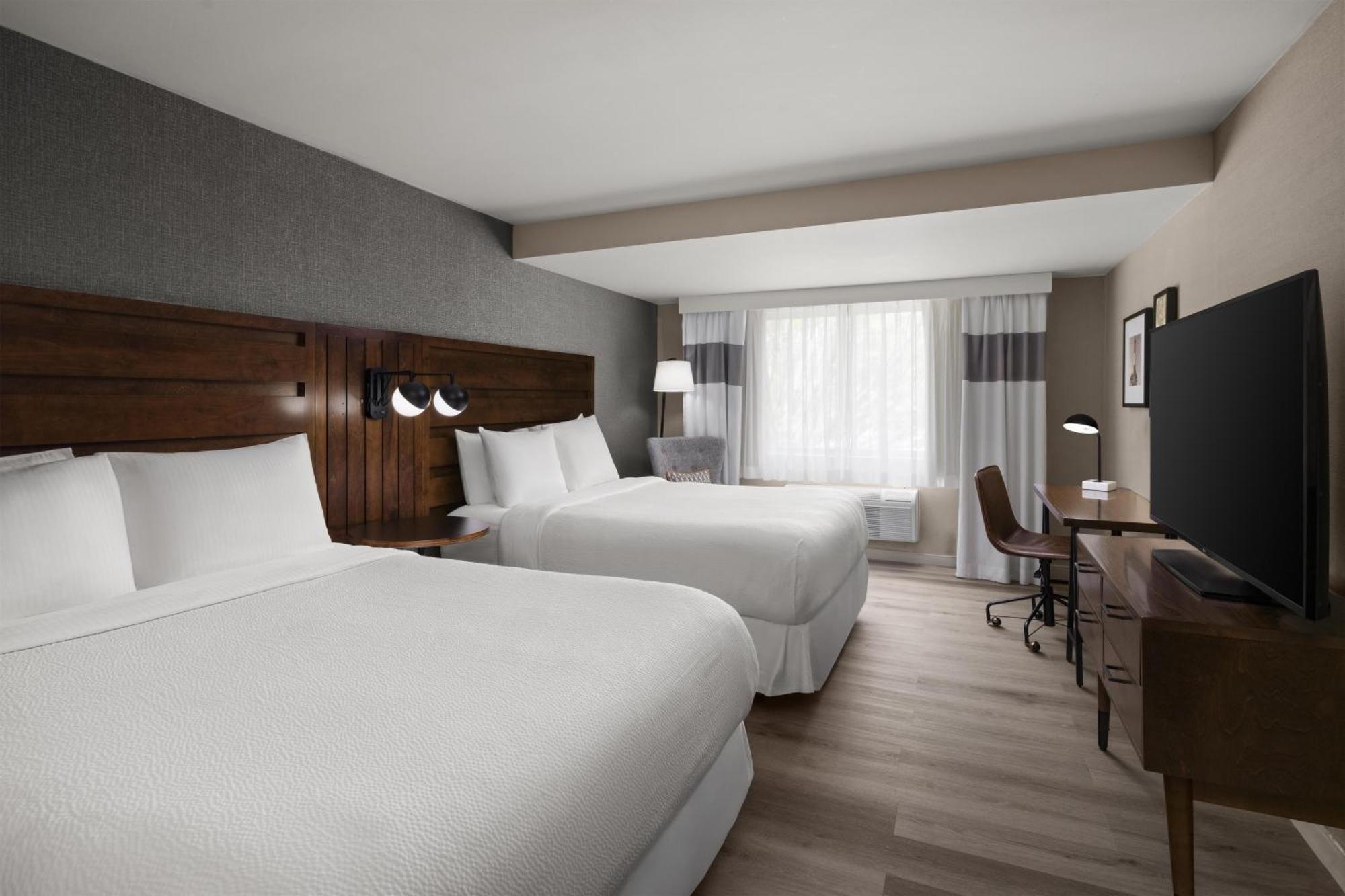 Queen Room with Two Queen Beds and Shower - Non-Smoking
