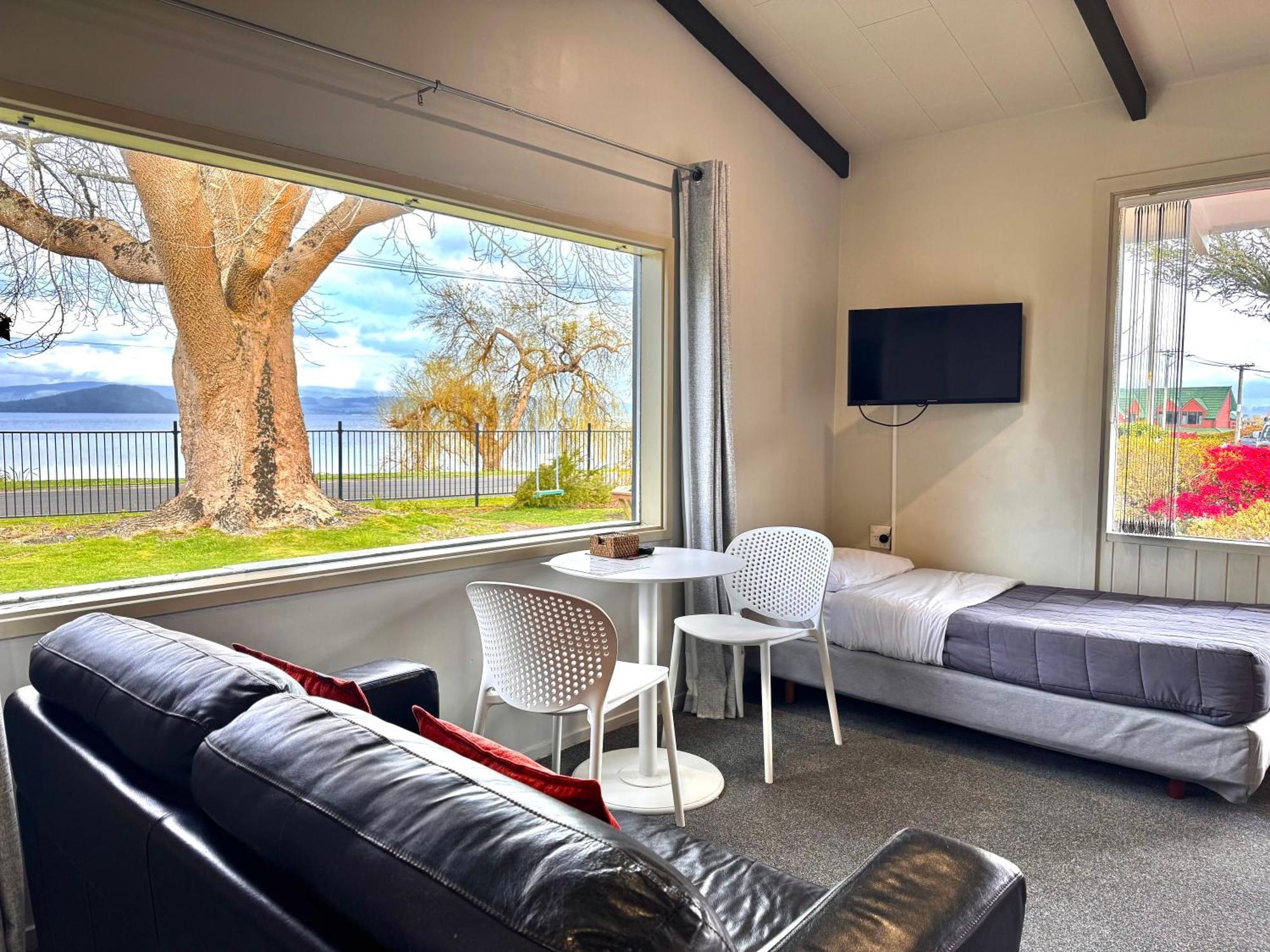 Studio Apartment Comfort Partial Lake View