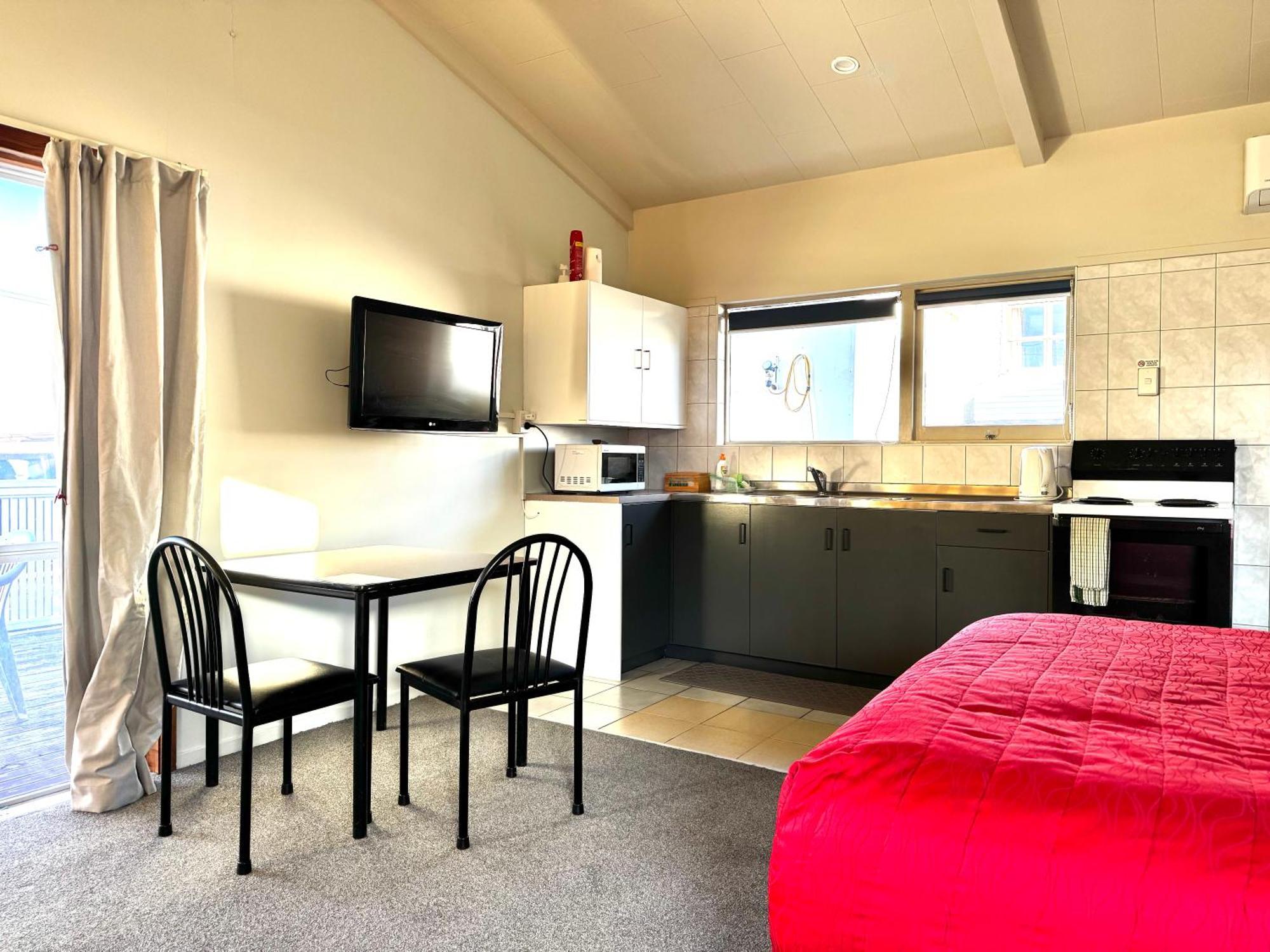 Studio Apartment Comfort Partial Lake View