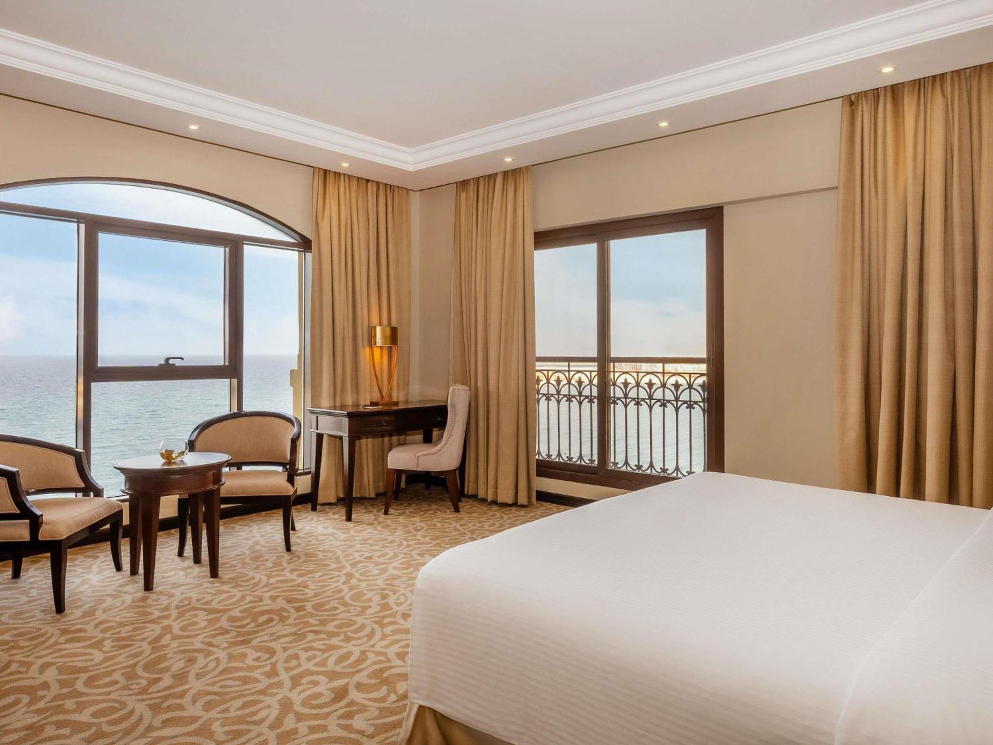 Three-Bedroom Suite One King Two Twin Beds