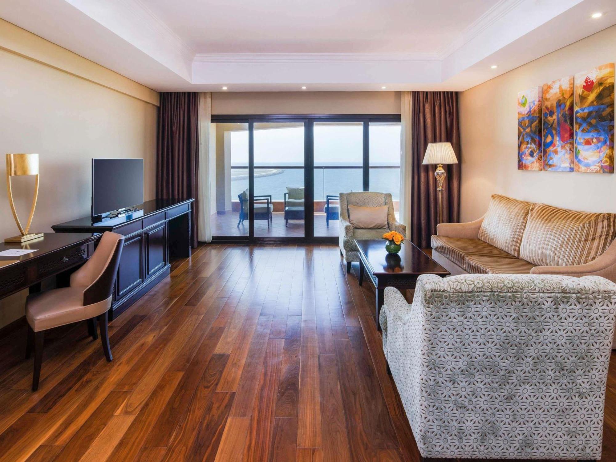Three-Bedroom Suite One King Two Twin Beds