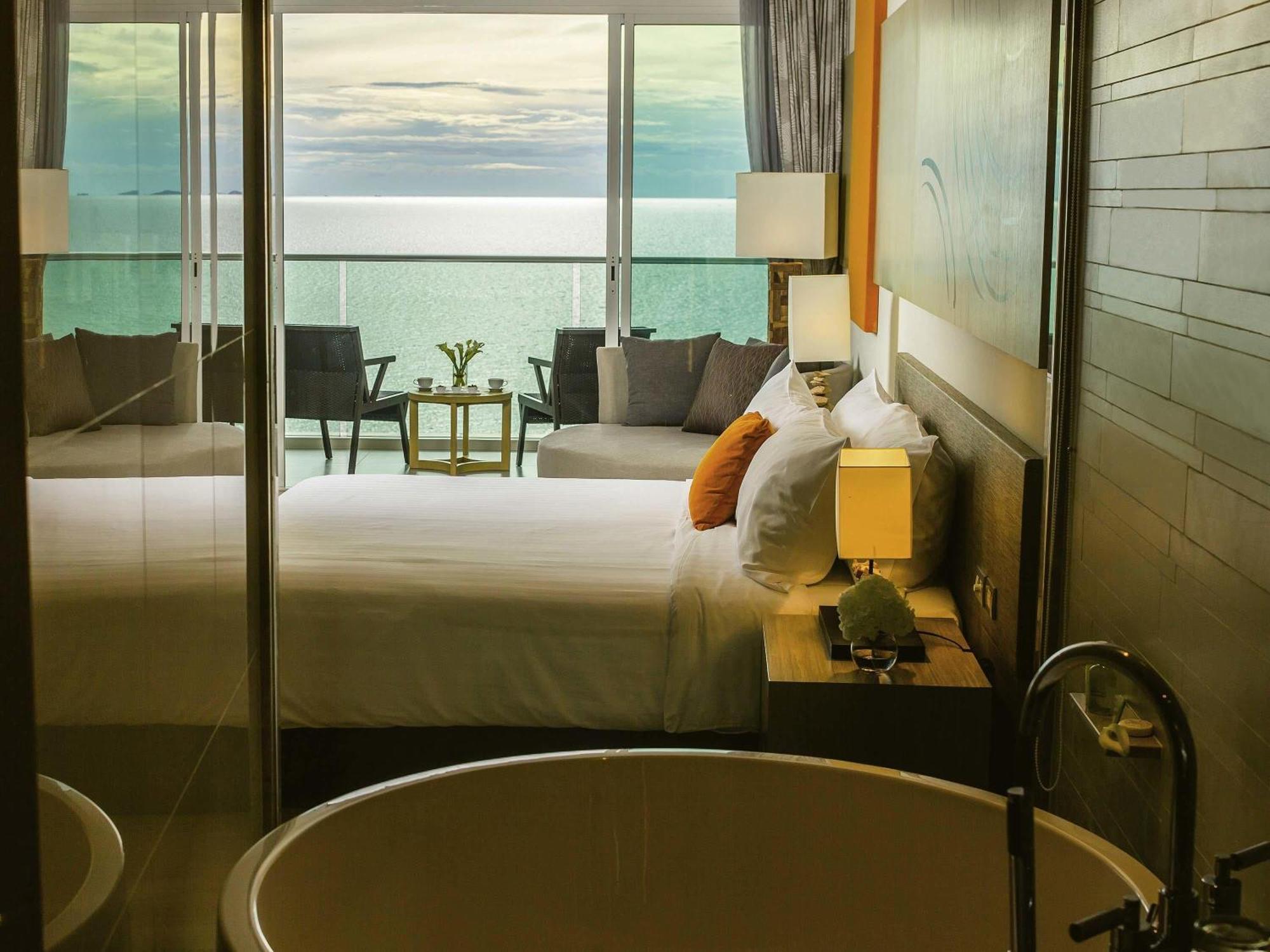 Deluxe King Room Sea View