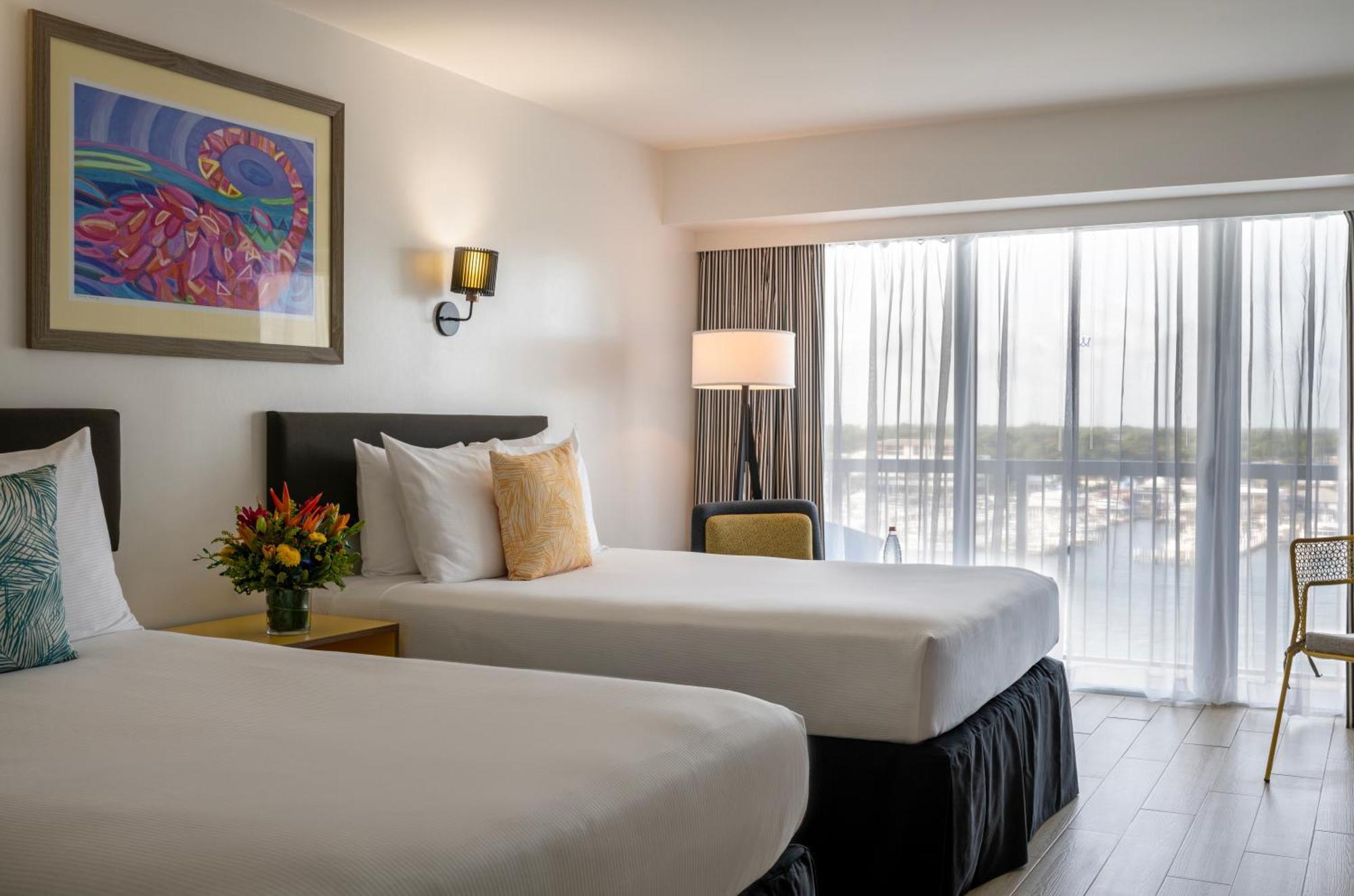 Deluxe Puerto con balcón y cama doble