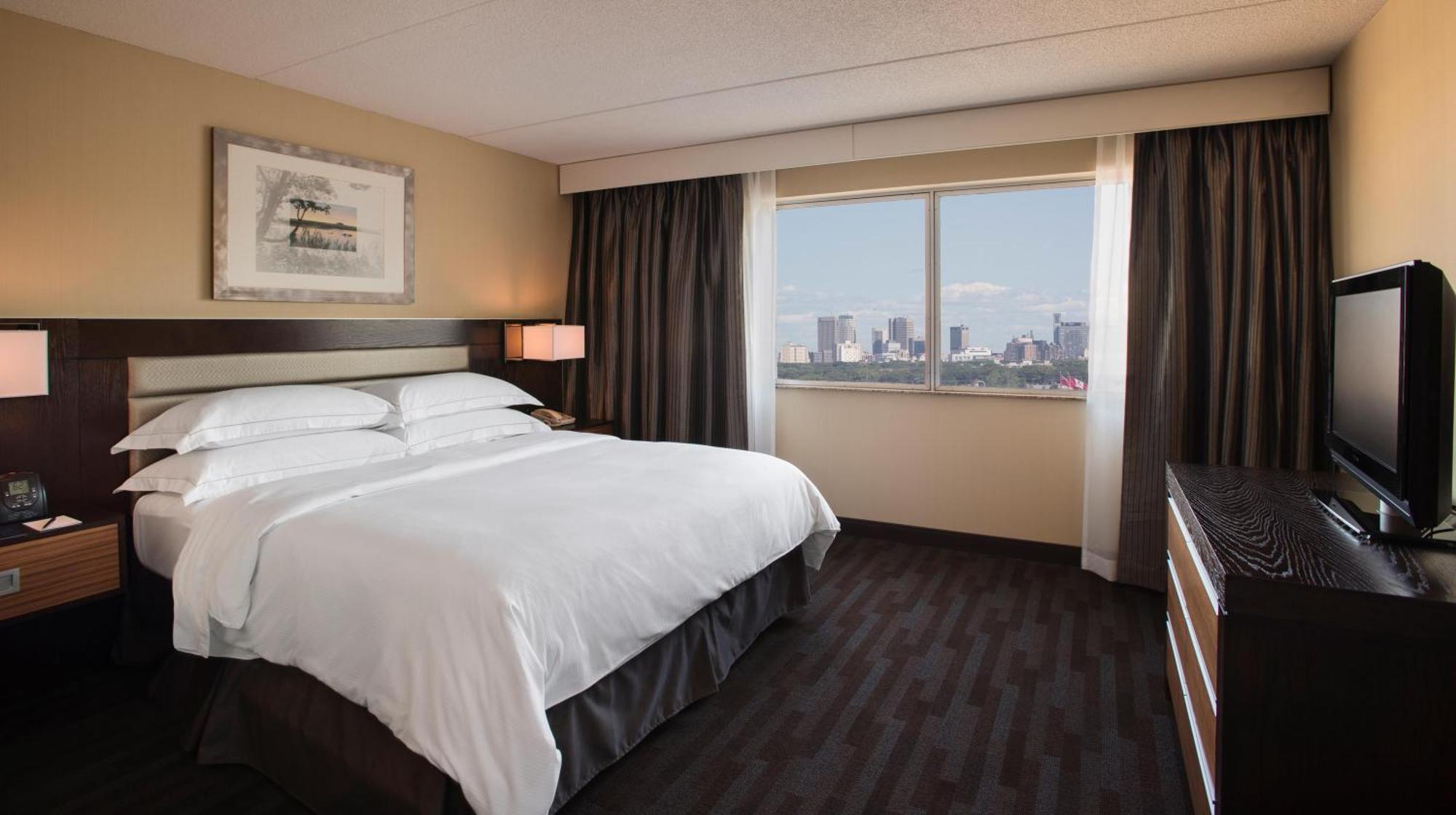 One-Bedroom King Suite