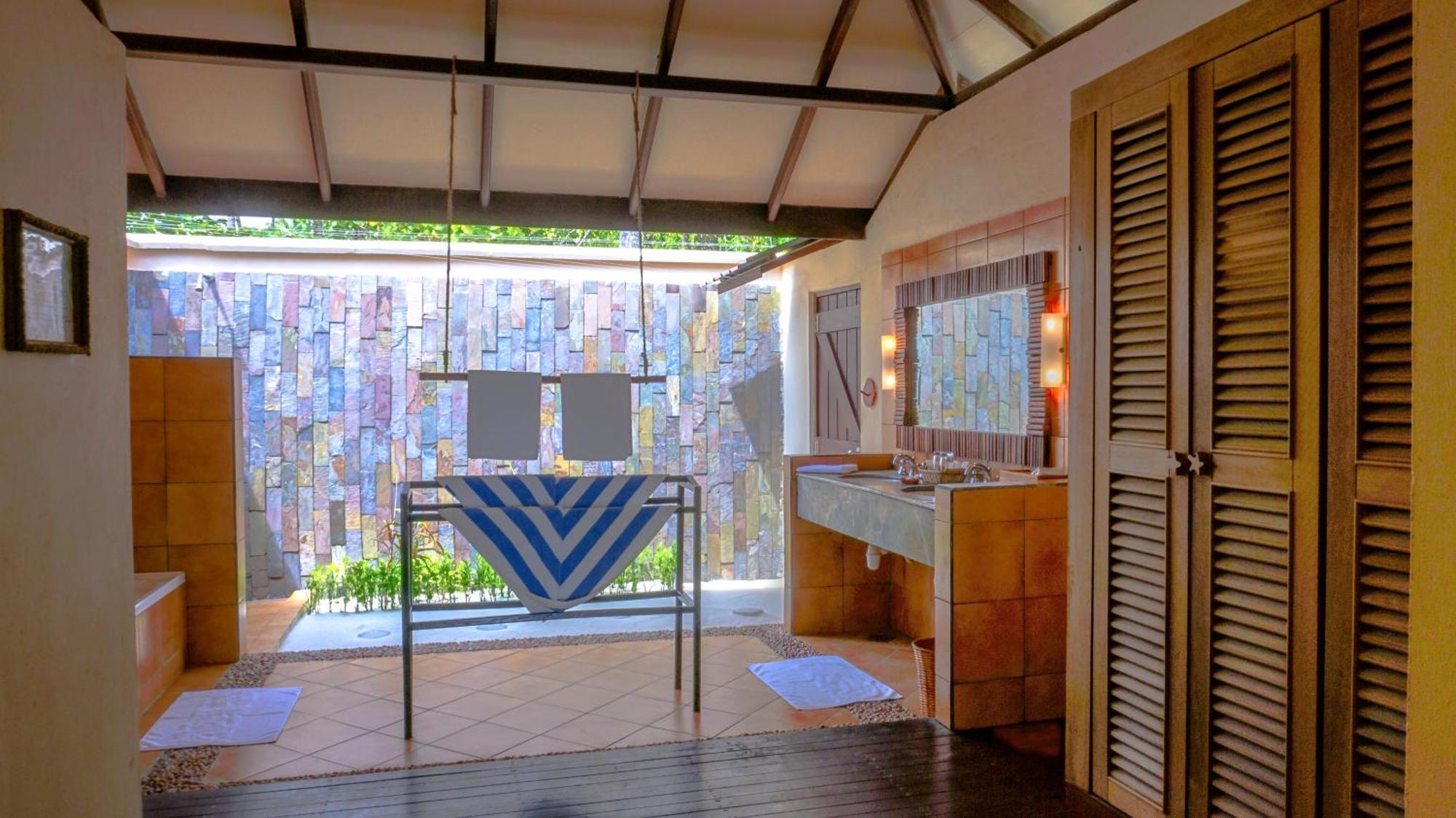 Deluxe Villa Beach View