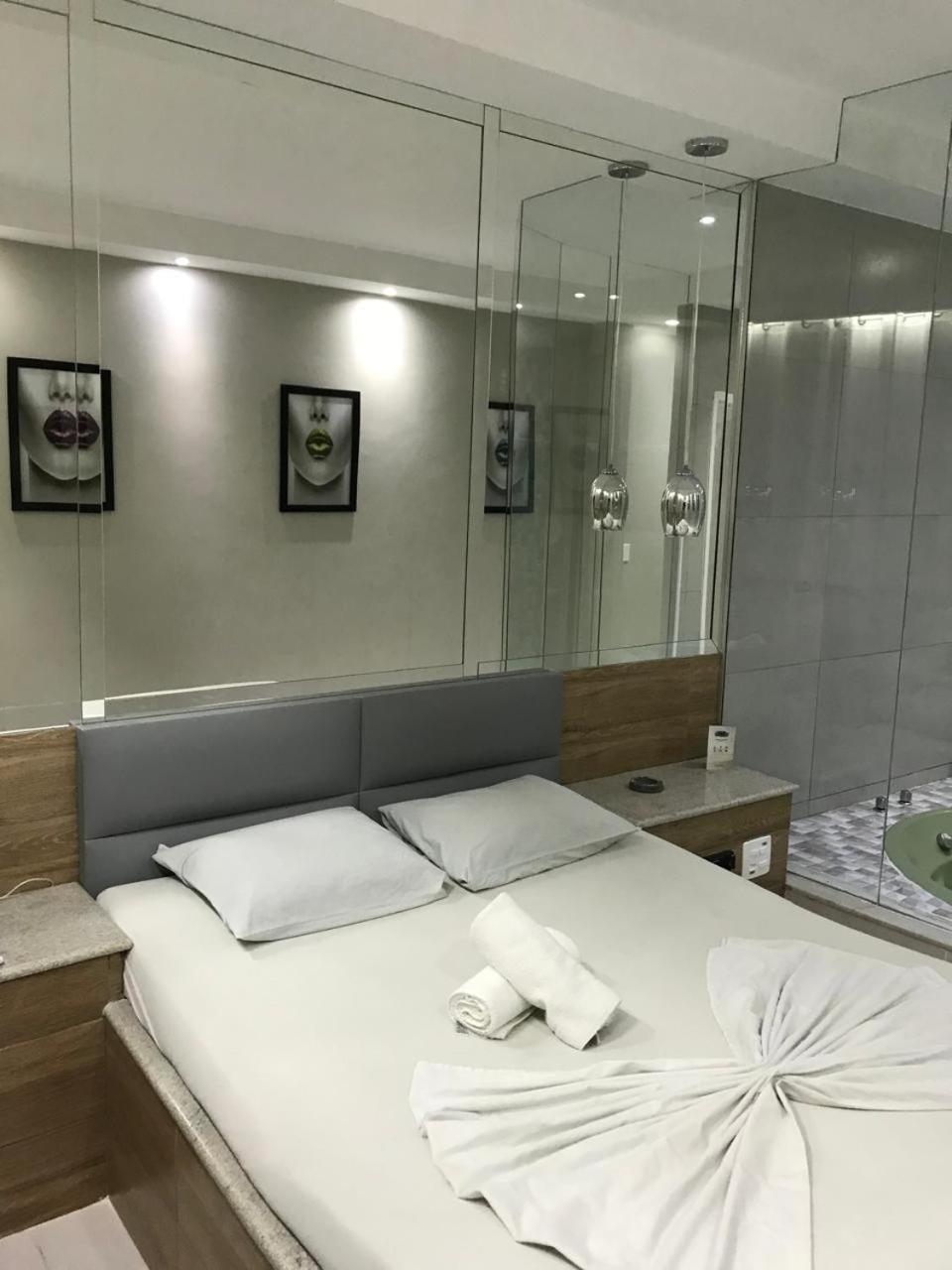 Deluxe Suite Spa Bath