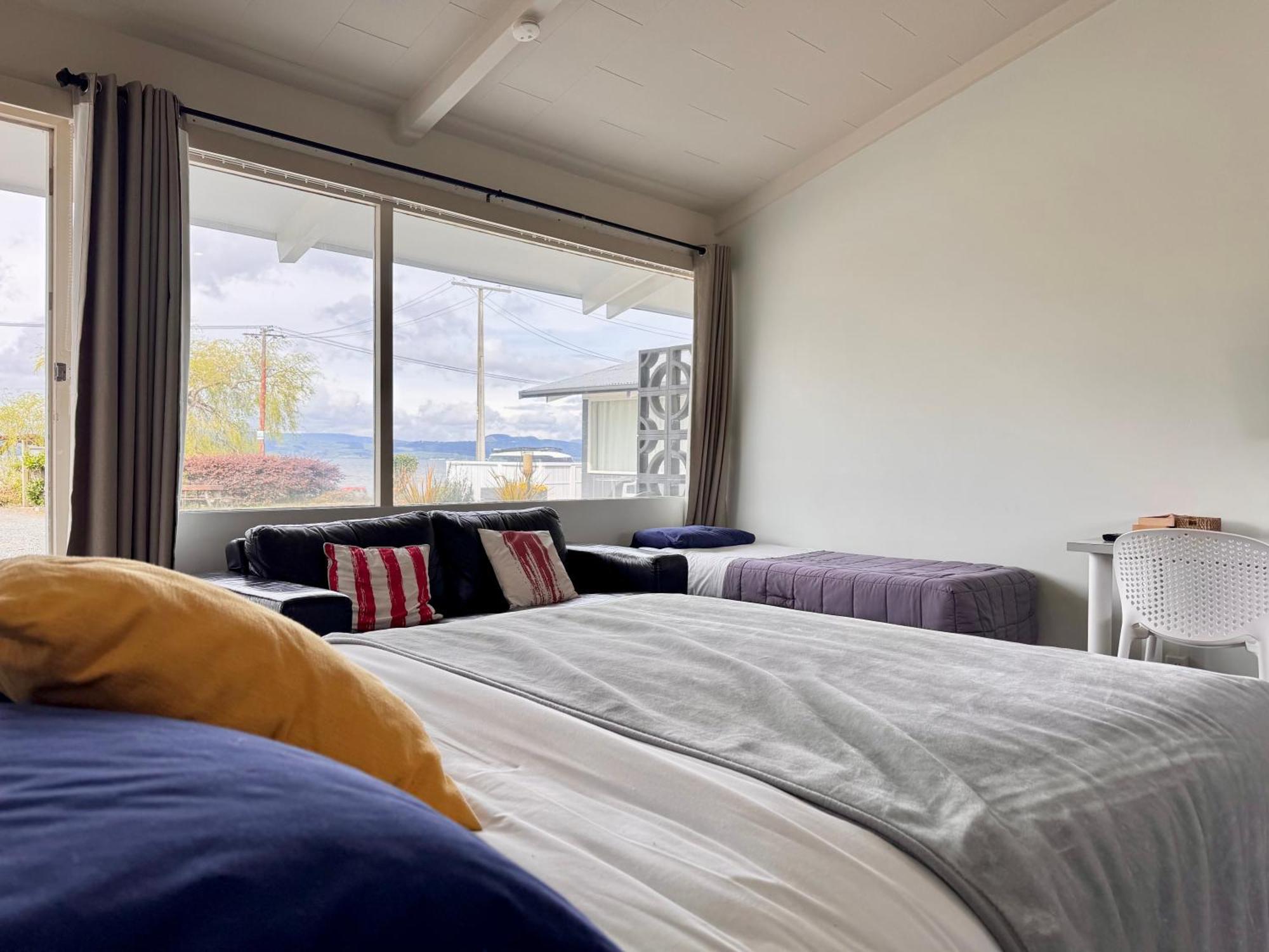 Studio Apartment Comfort Partial Lake View