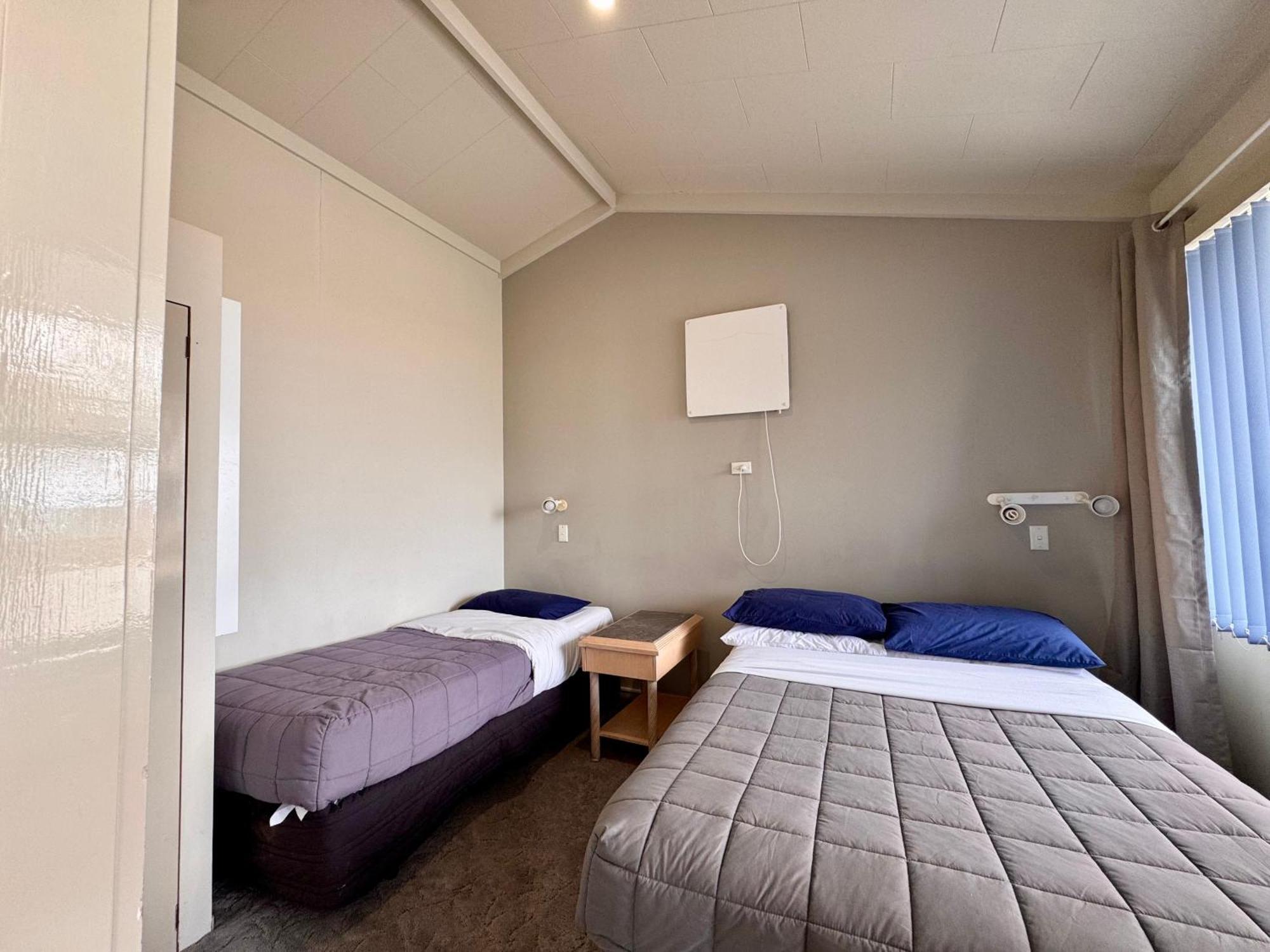 One-Bedroom Apartment Lake View