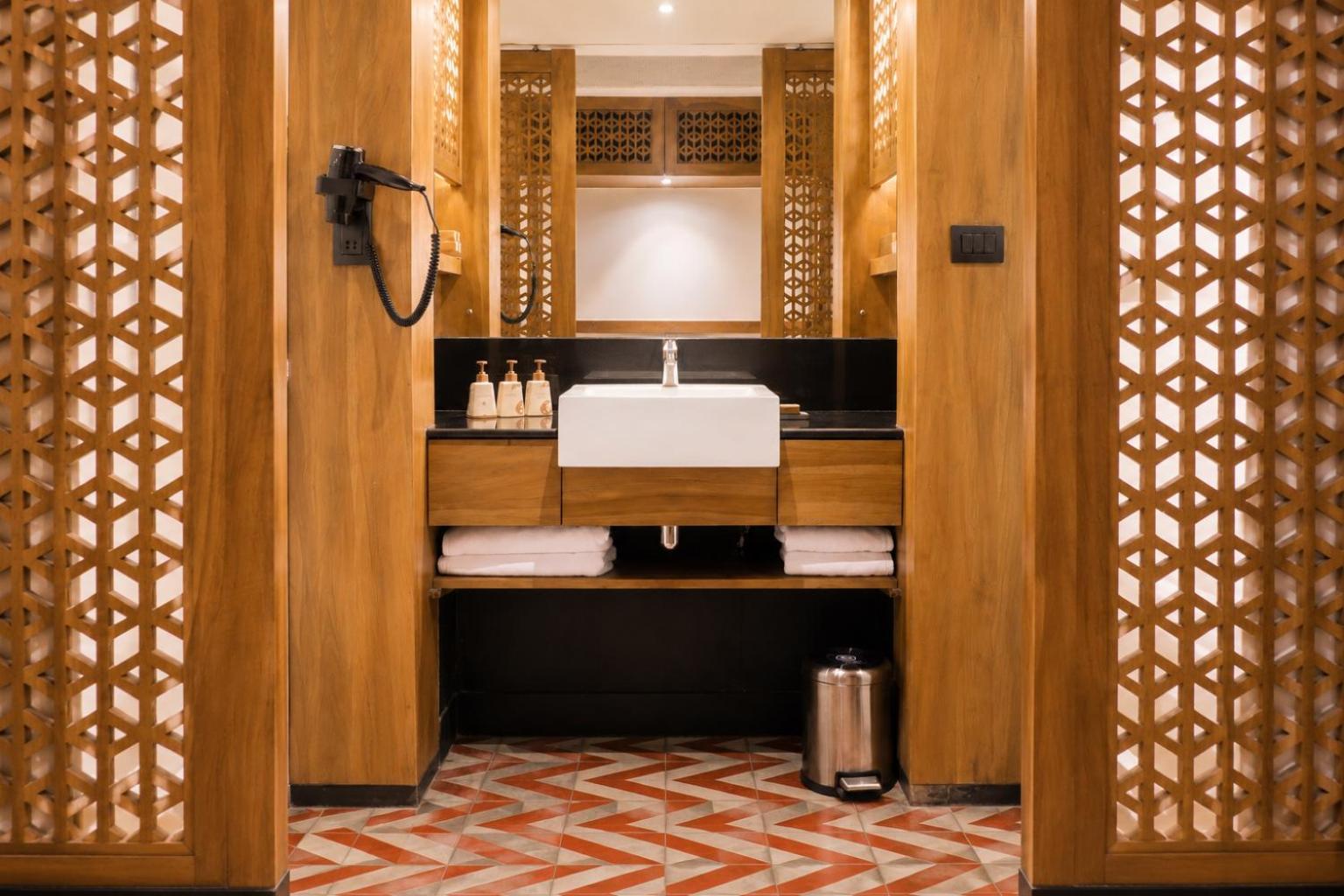 Superior Ocean View Twin on SPA