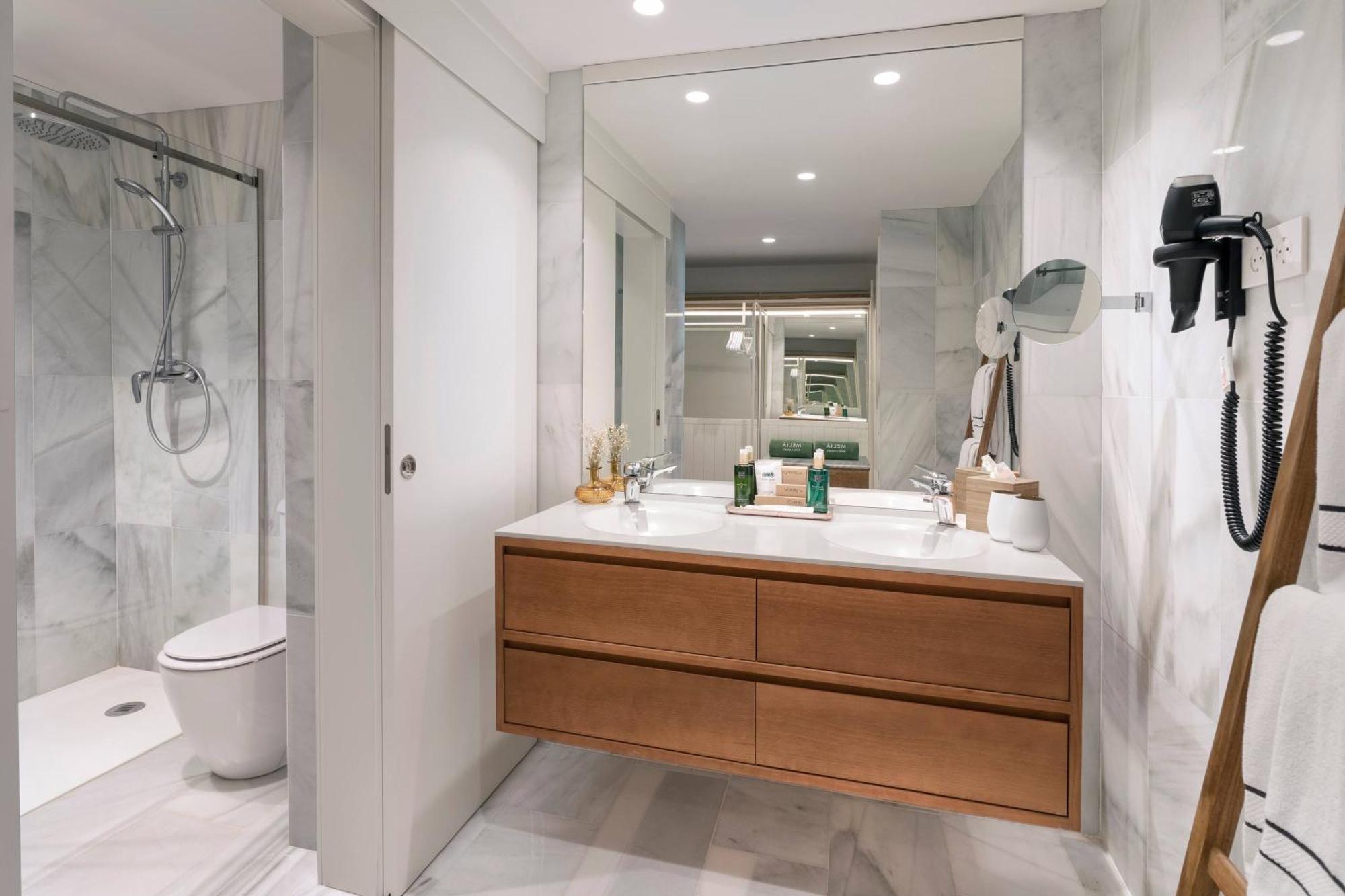 The Level Standard Room