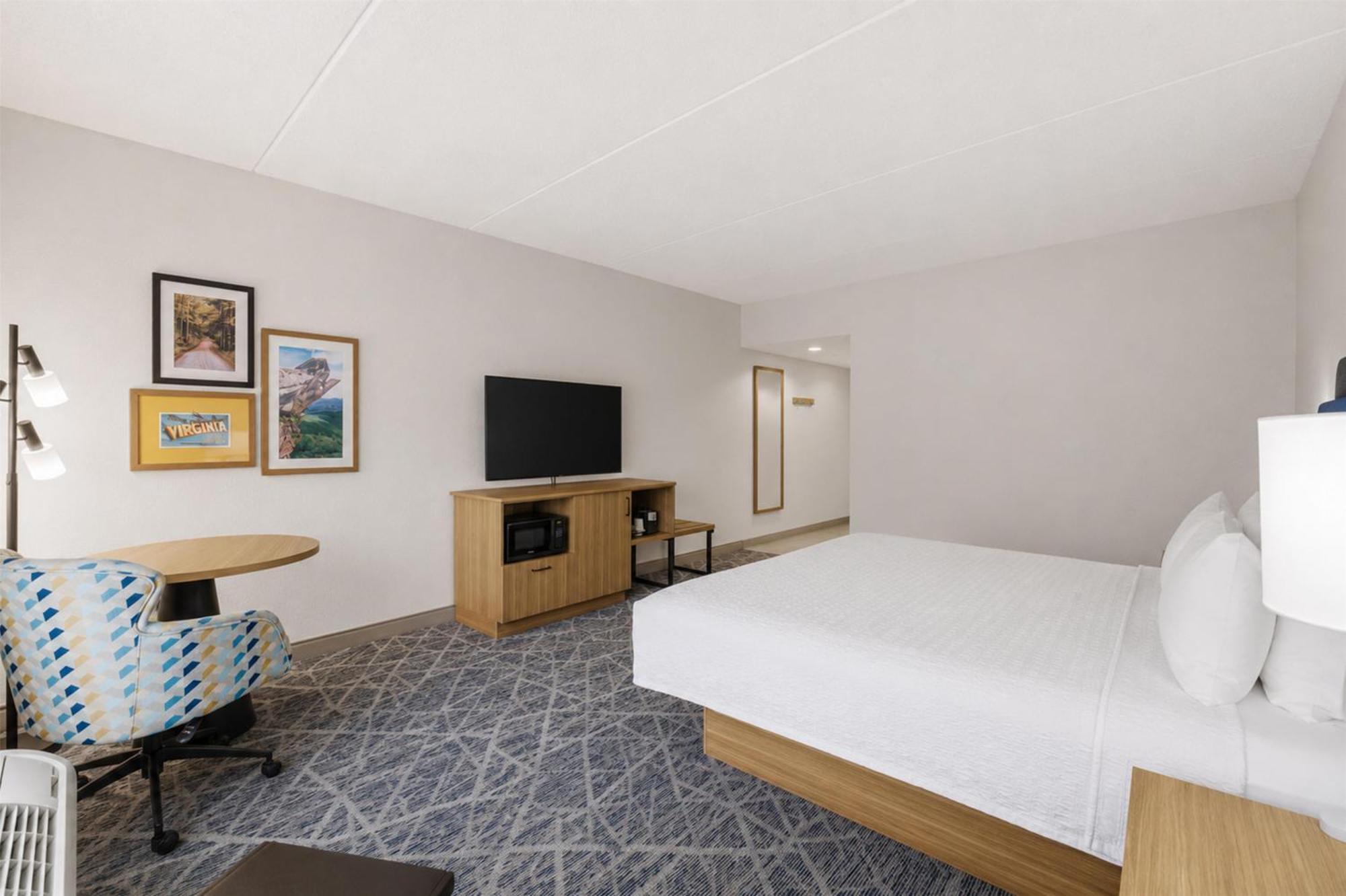 King Room Hearing Access or Non-Smoking