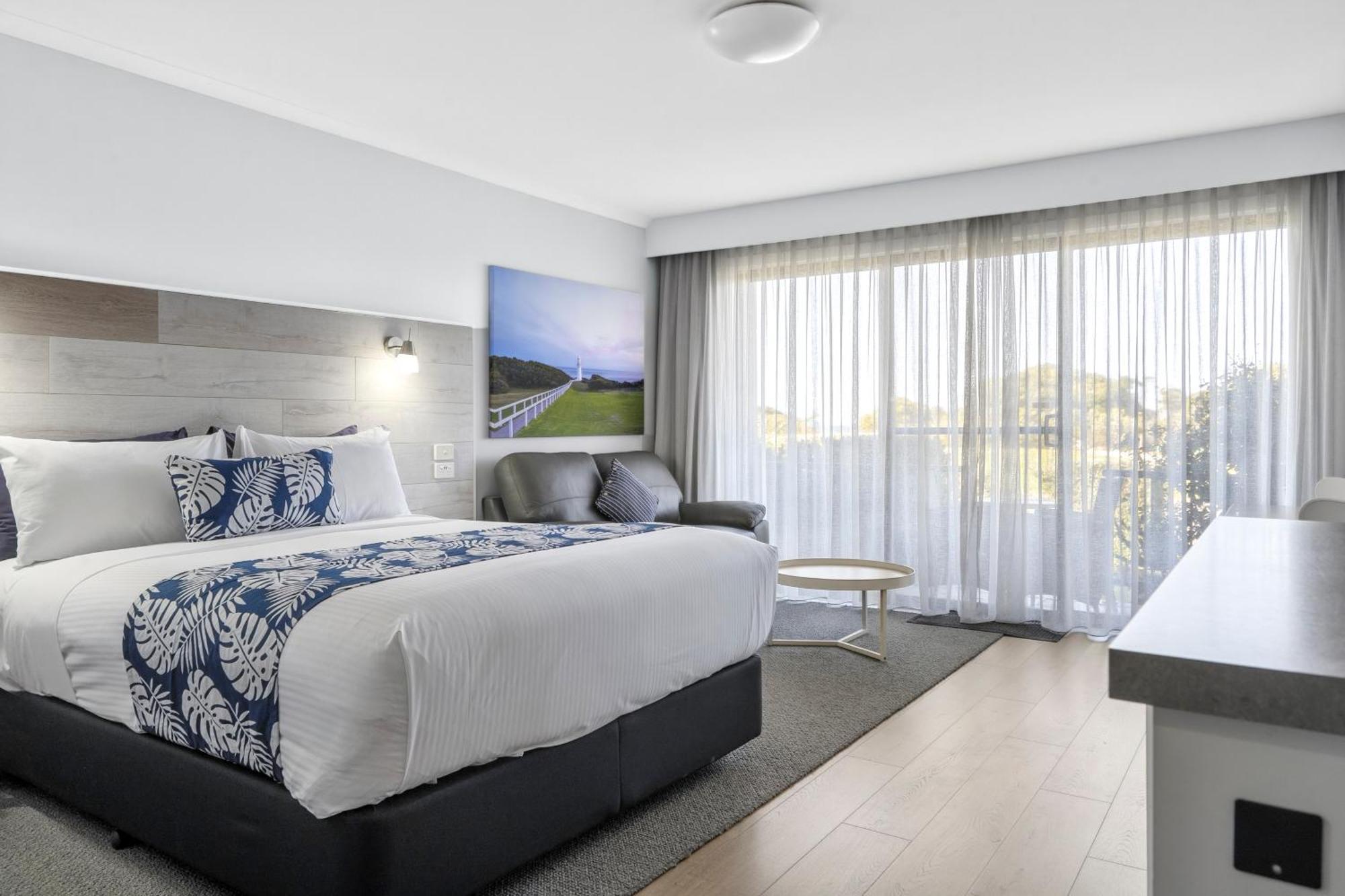 Garden View room Spa Bath & Patio