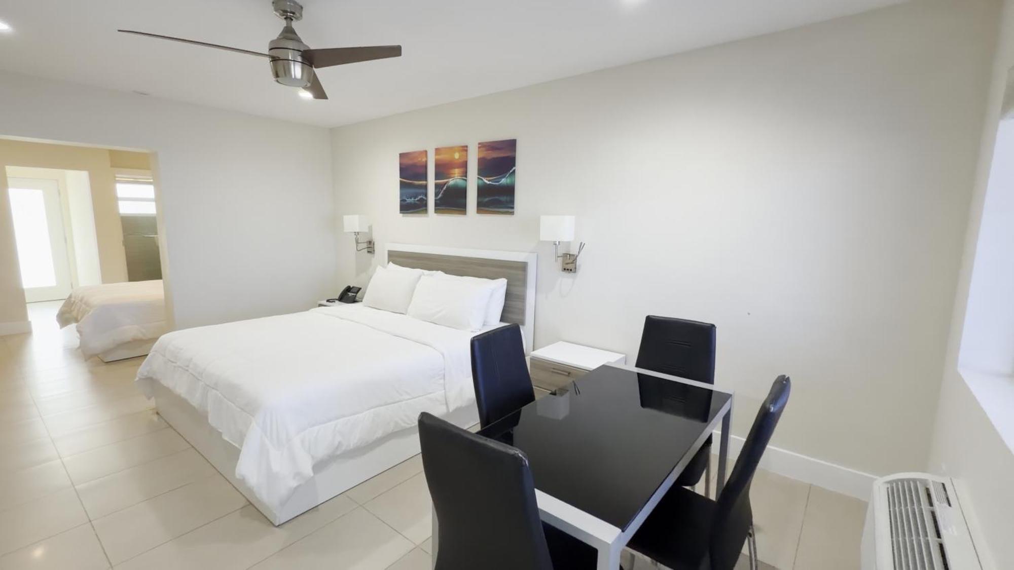 Deluxe King Suite