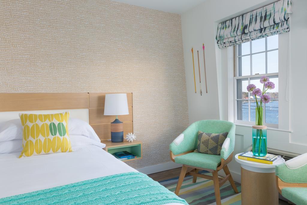 Kamer met Queensize Bed en Uitzicht op Zee