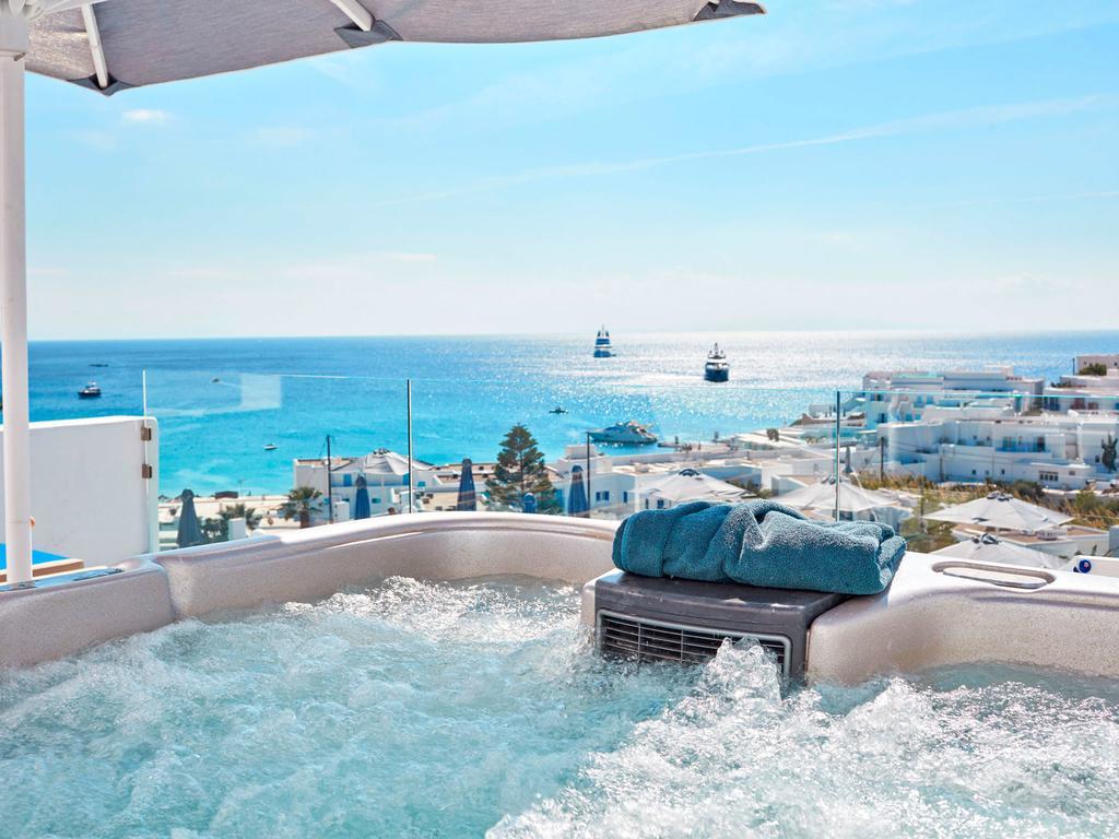 Azure Suite met Eigen Hot Tub