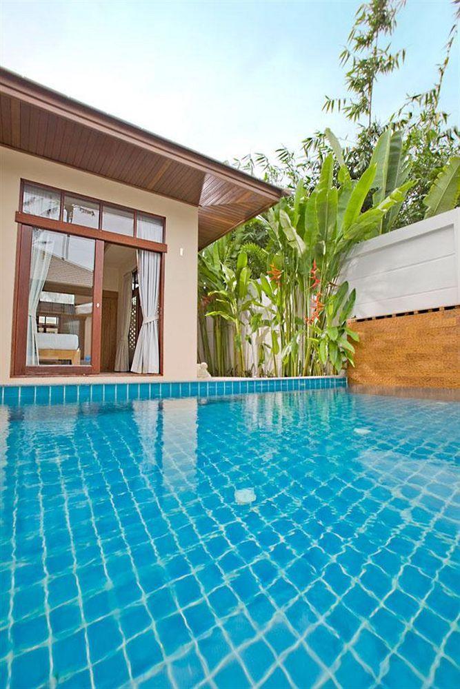 Villa mit 4 Schlafzimmern und Pool