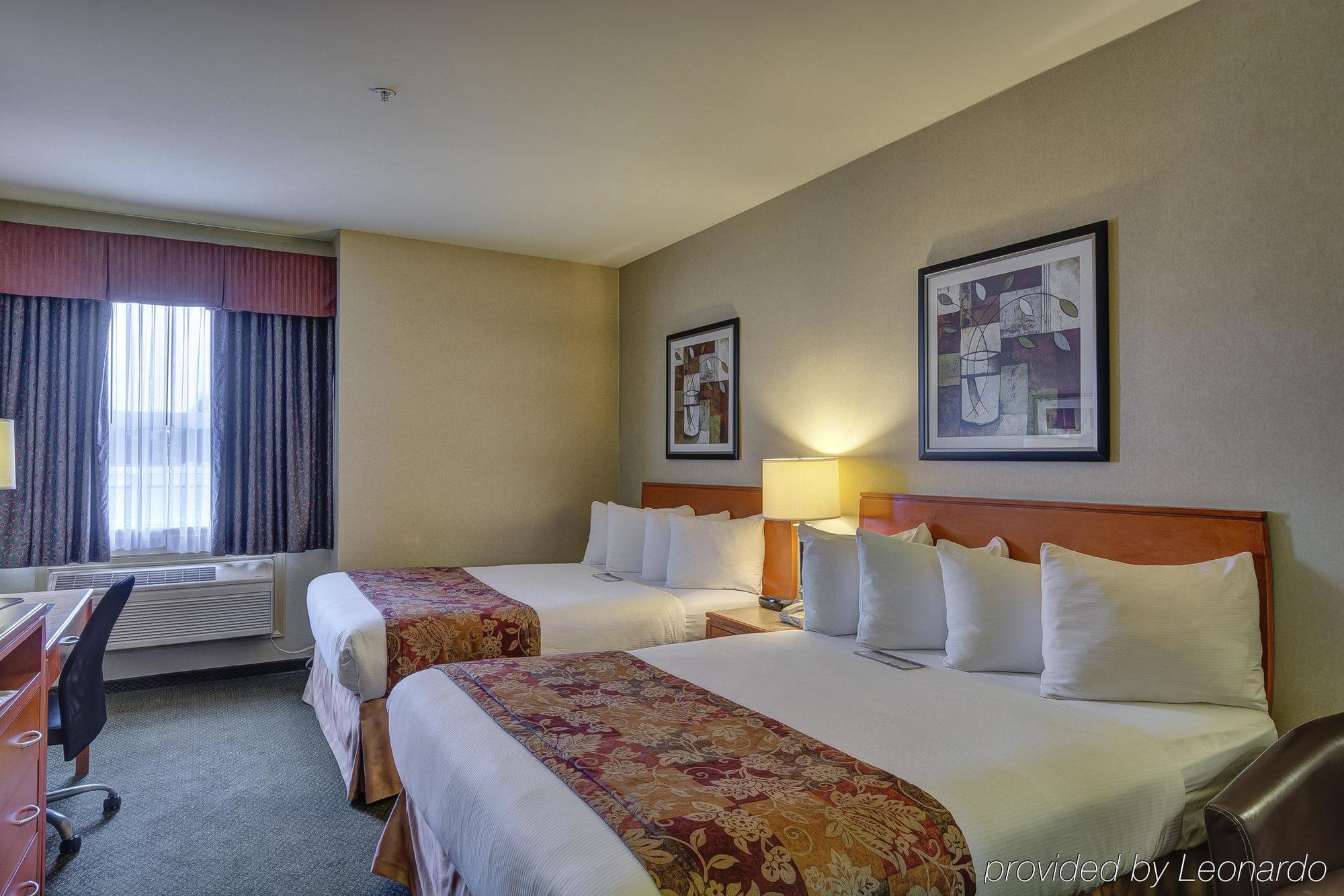 Deluxe Queen Room with Two Queen Beds - Non-Smoking