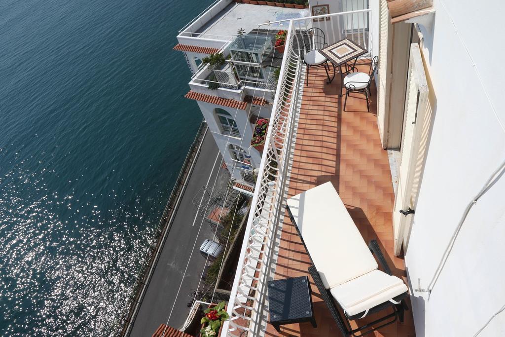 Camera Matrimoniale Prestige con Terrazza e con Vista Mare
