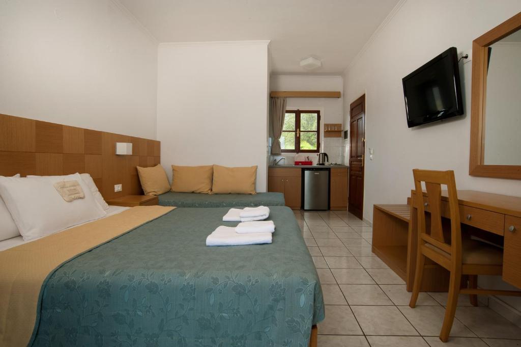 Studio Apartment with Sea View (3 Adults)