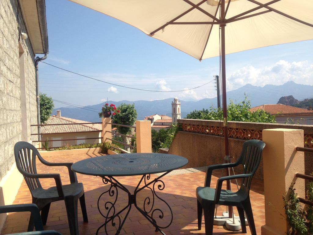 Standaard Tweepersoonskamer met 1 of 2 Bedden en Balkon