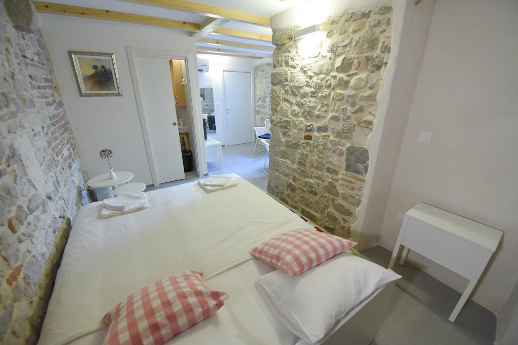 Deluxe Double Room - Pylon 1