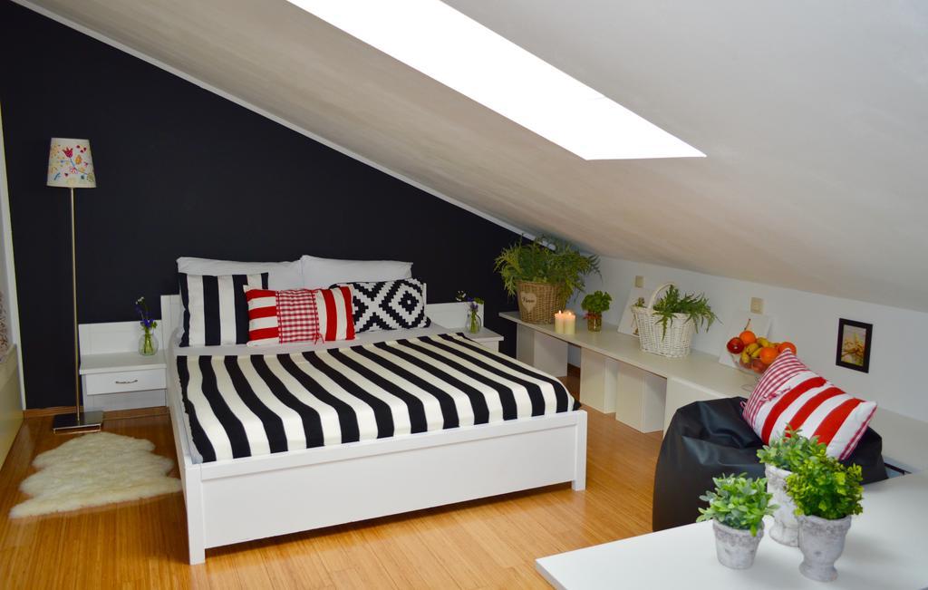 Double Room without Balcony Attic,1765172531:JPEG