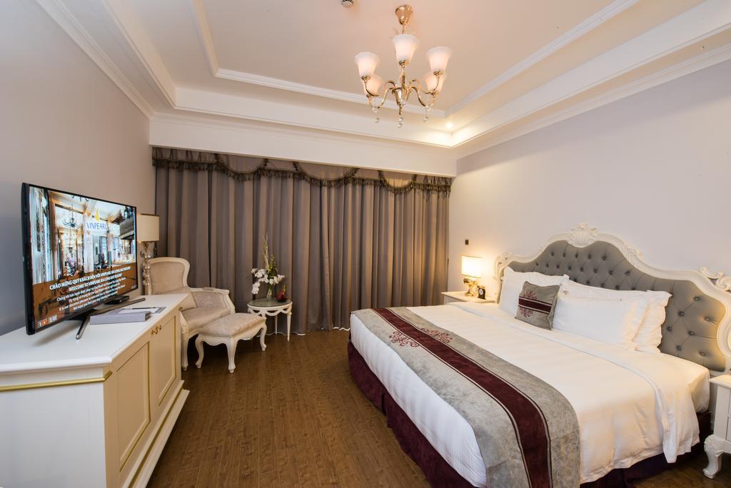 Deluxe Ocean View King Bed