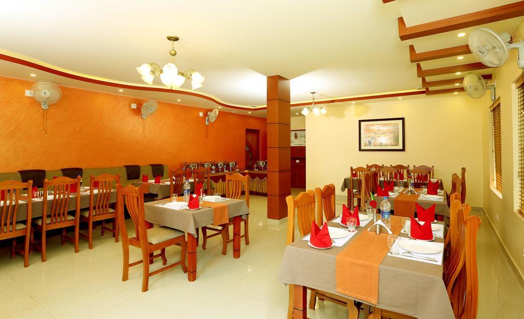 Deluxe Queen Room