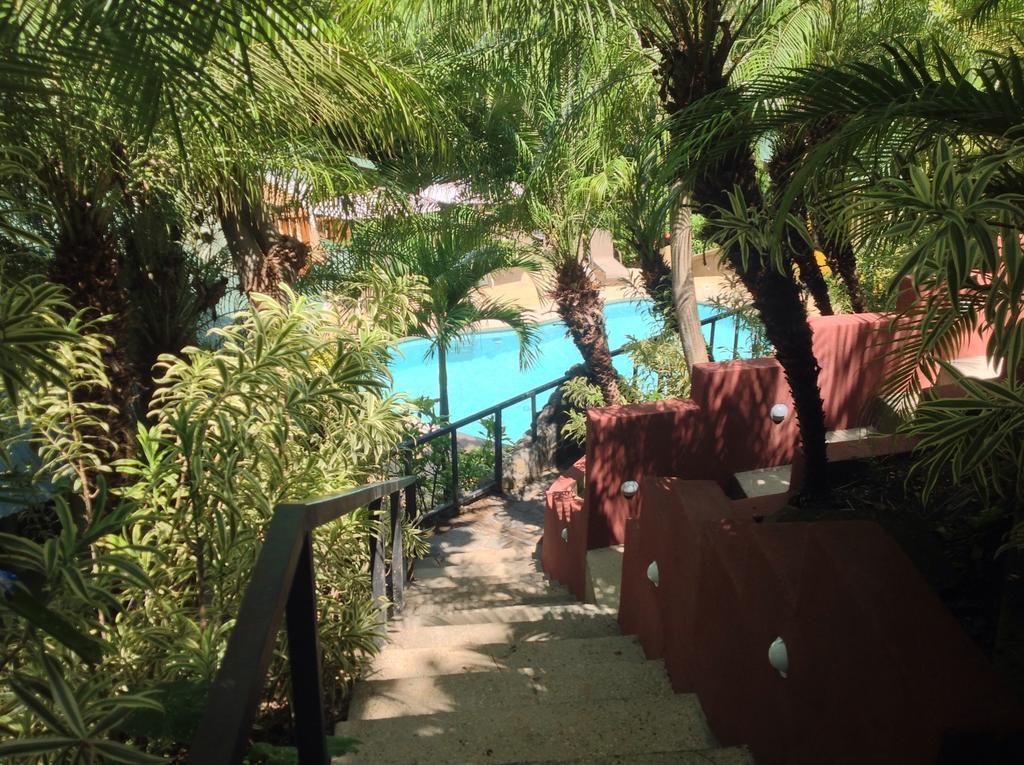 Suite de 2 dormitorios con vistas a la piscina