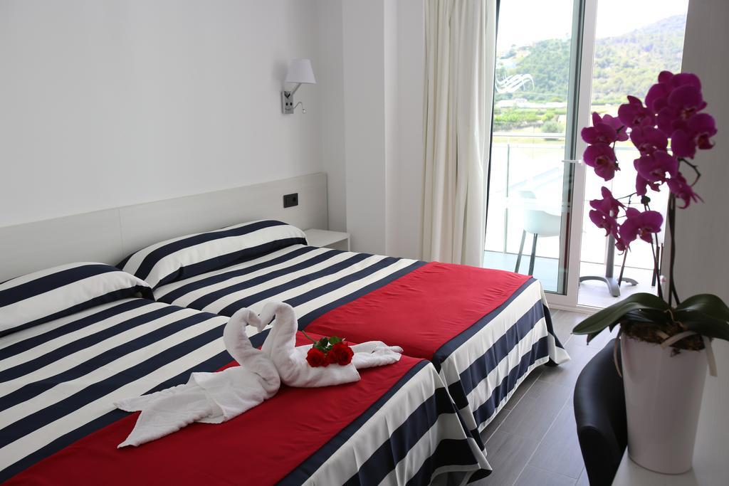 Double Room,225398411:JPEG