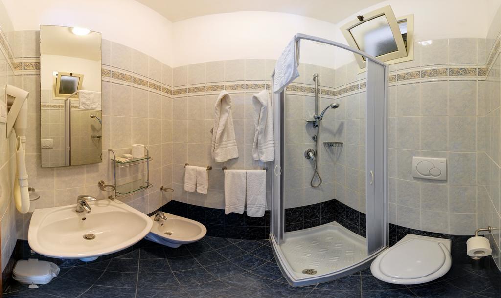 Double Room,227924204:JPEG