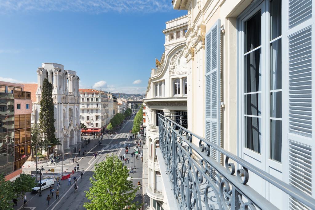 Classic Zimmer mit Queensize-Bett und Balkon