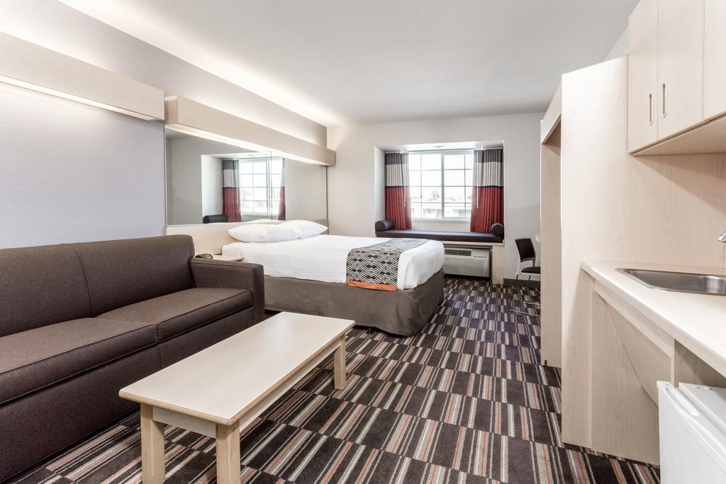 Queen Suite - Disability Access - Non-Smoking