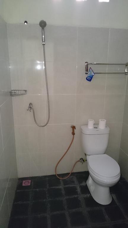 Cama en habitación femenina compartida de 4 camas