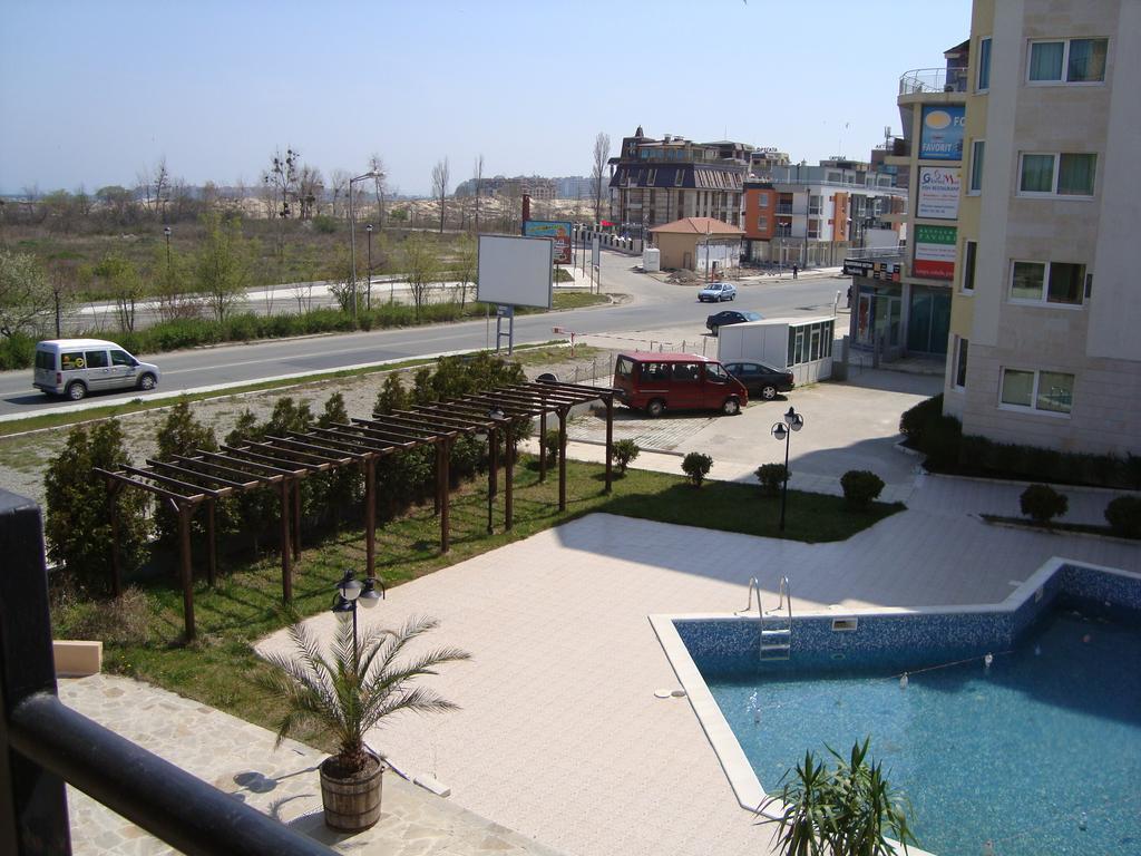 Apartamento de 2 dormitorios con balcón