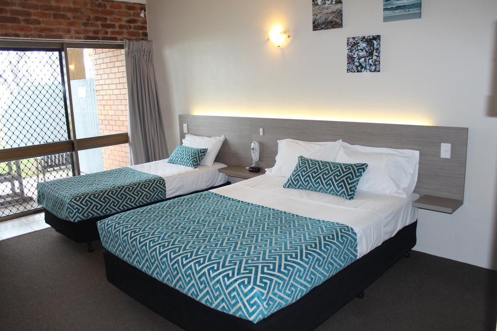 Double or Twin Room with Sea View